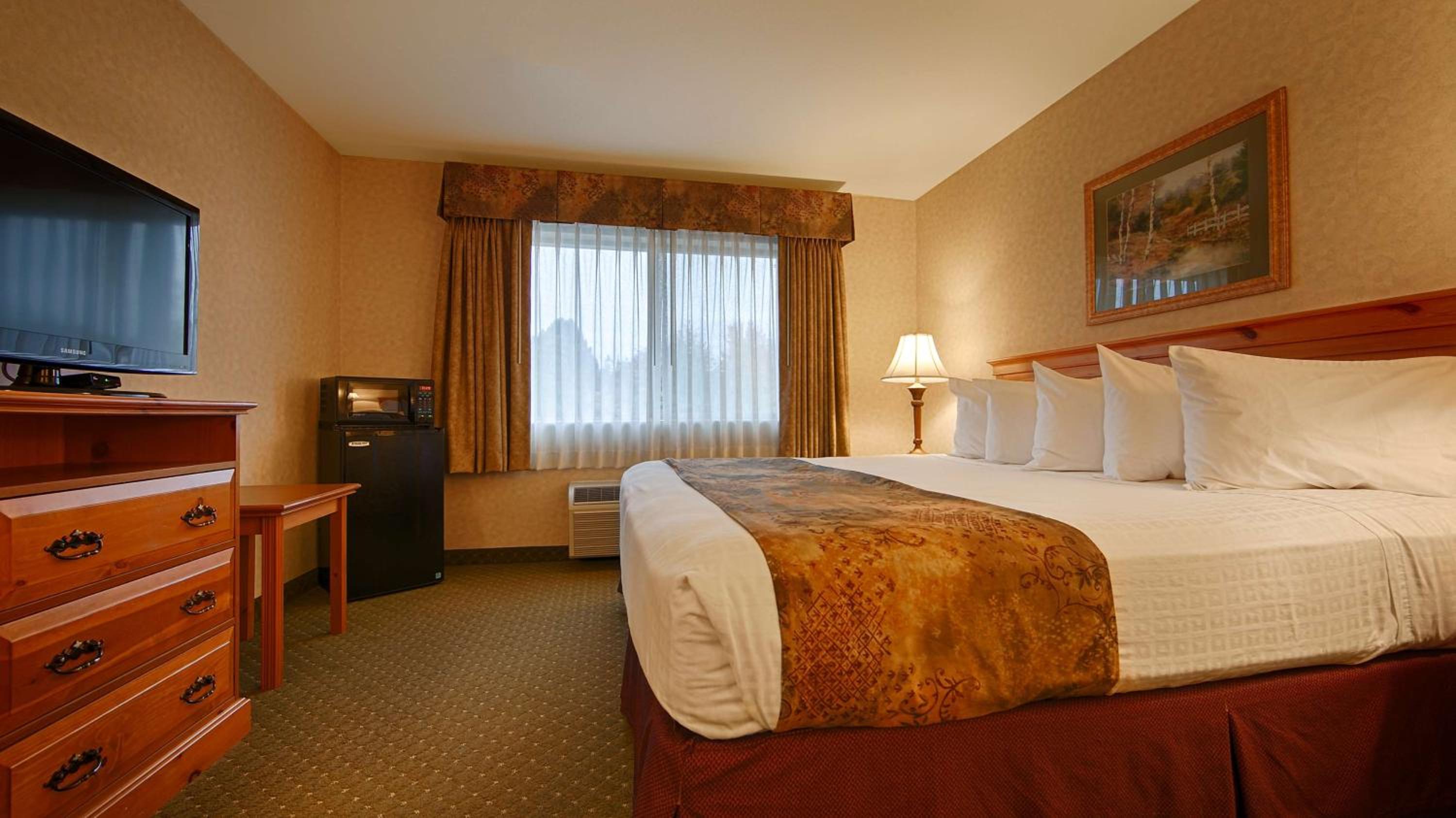 King Room - Non-Smoking photo 2