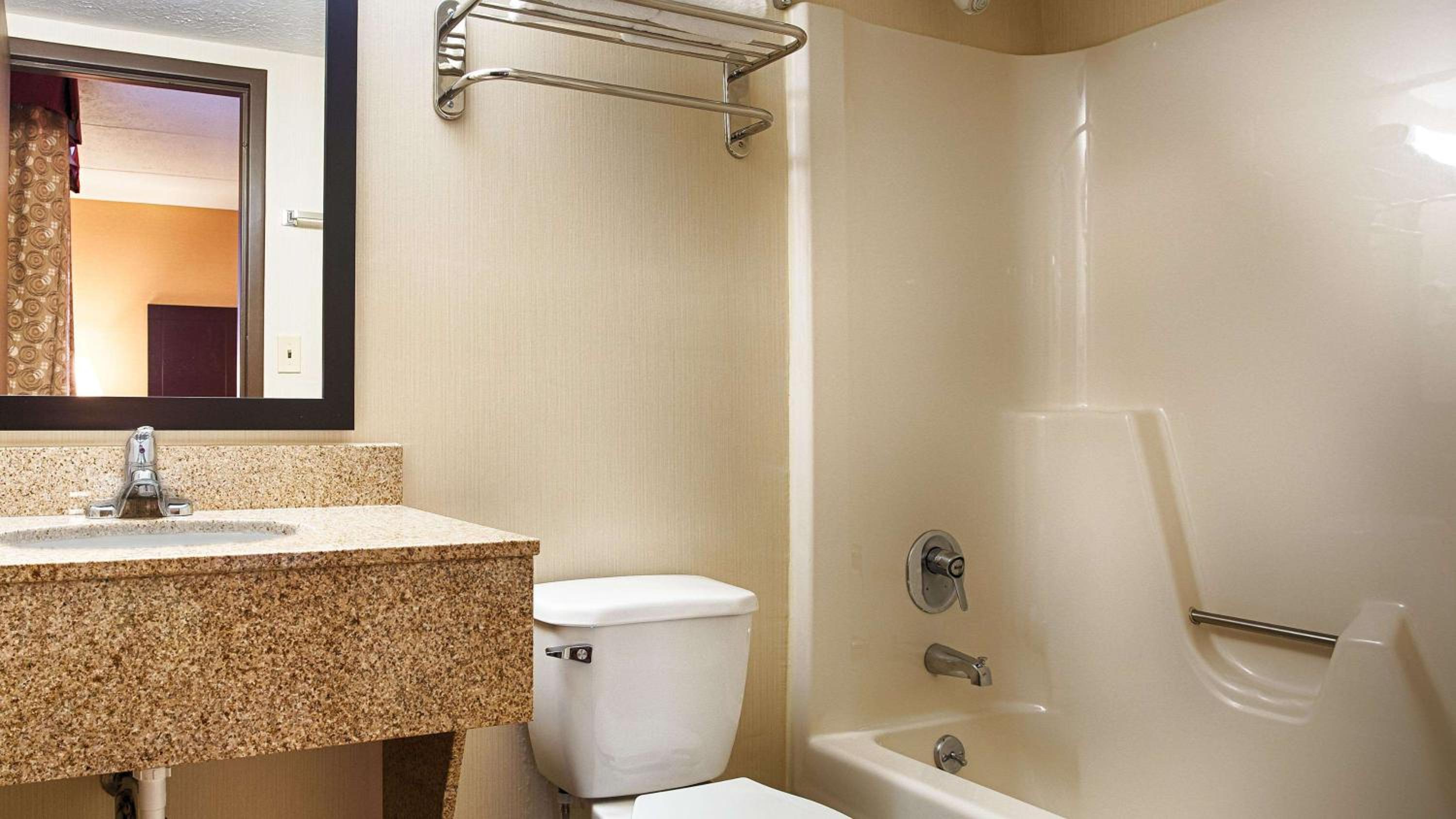 King Room - Non-Smoking - Photo 2