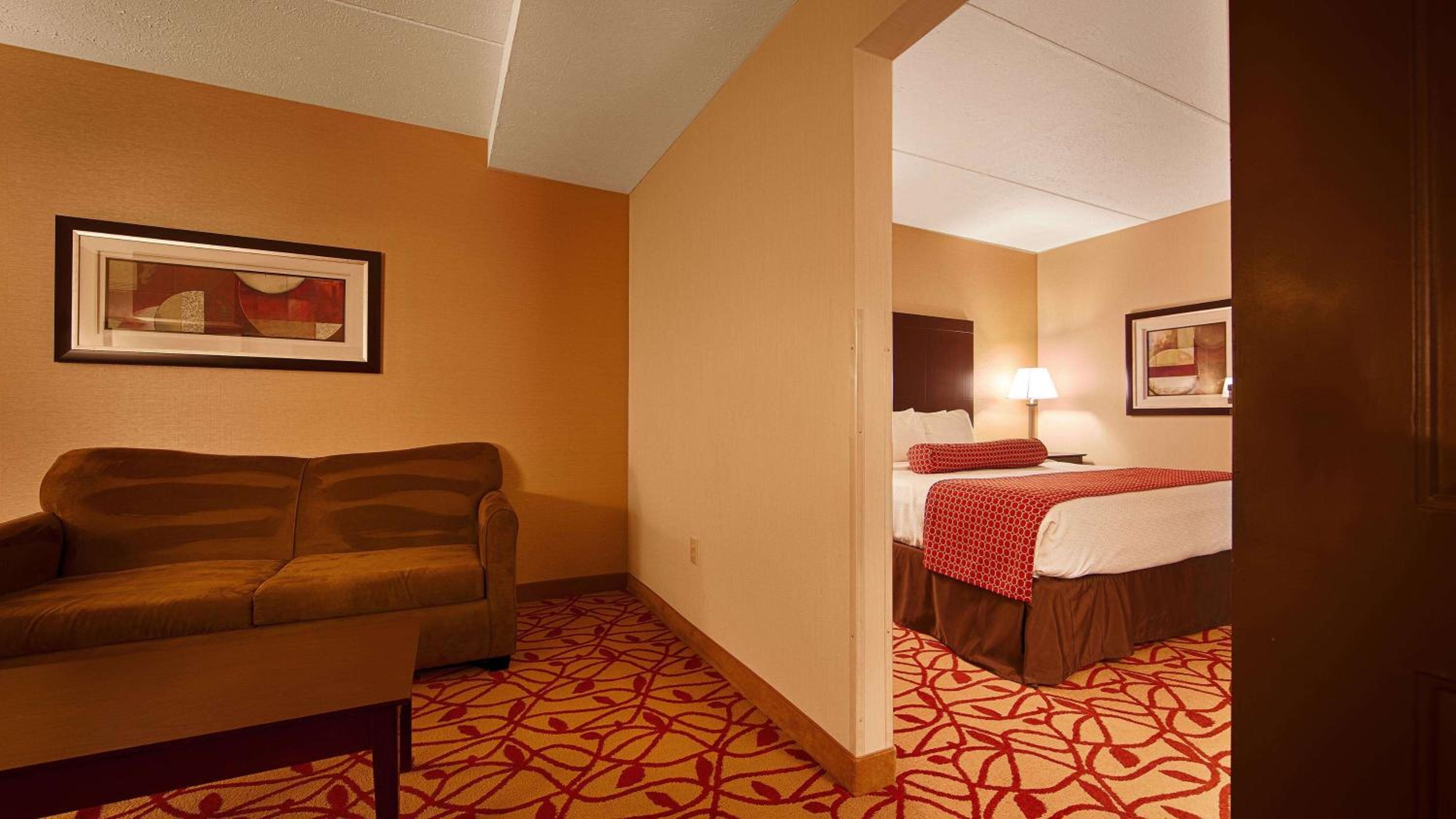 Large King Room with Courtyard View - Non-Smoking - Photo 3