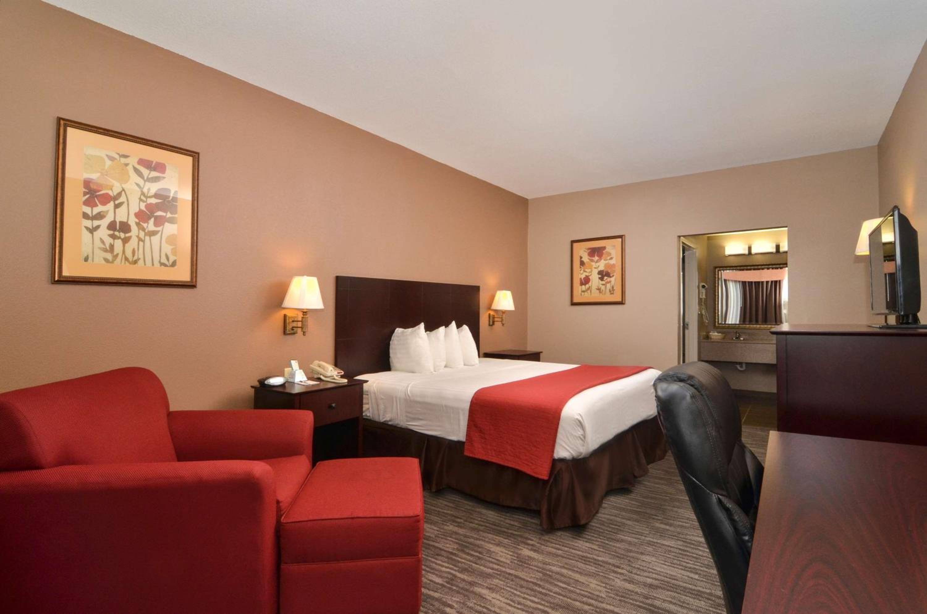 King Room - Non-Smoking photo 2