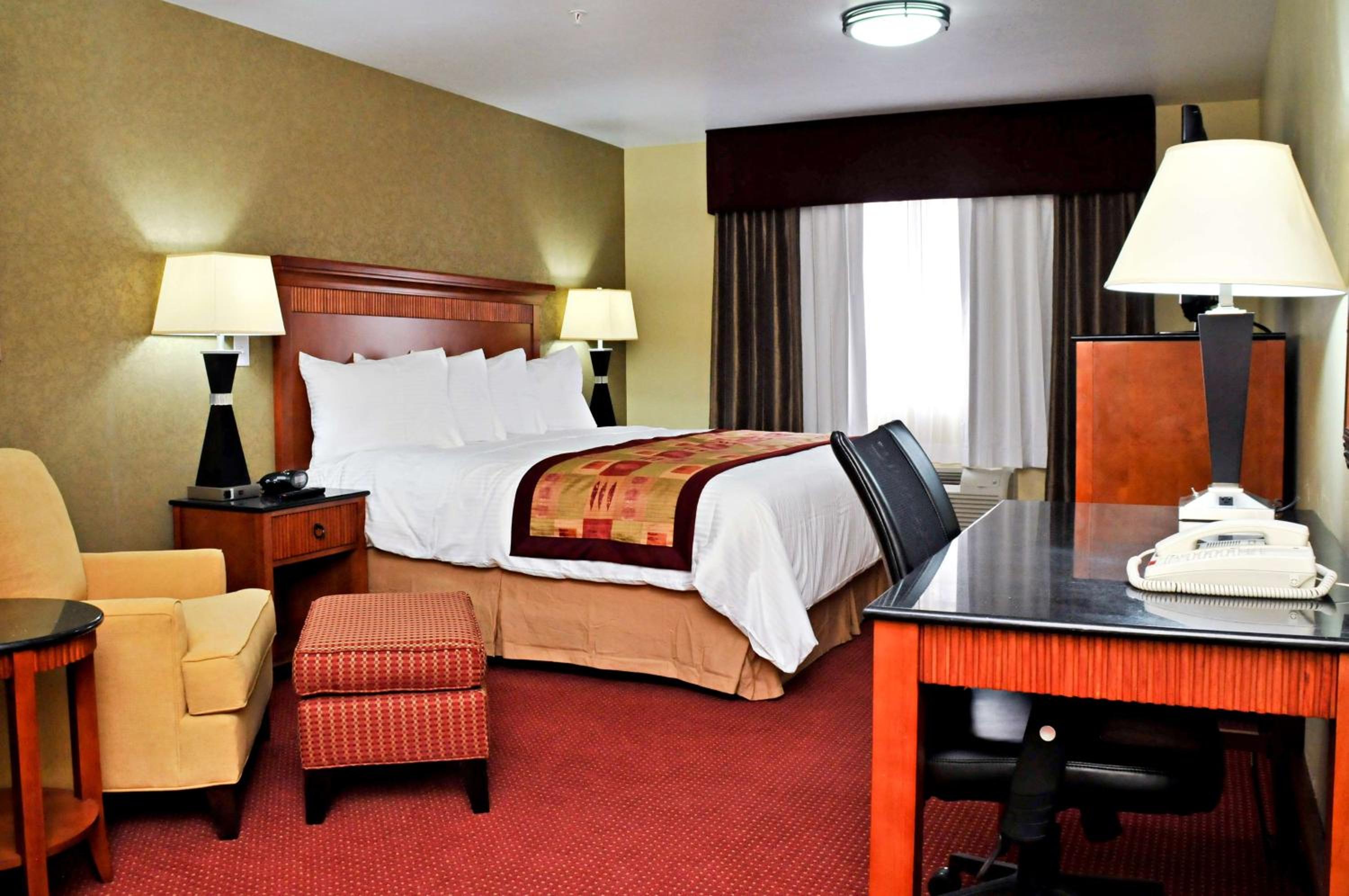 King Room with Roll-in Shower - Disability Access/Non-Smoking photo 1