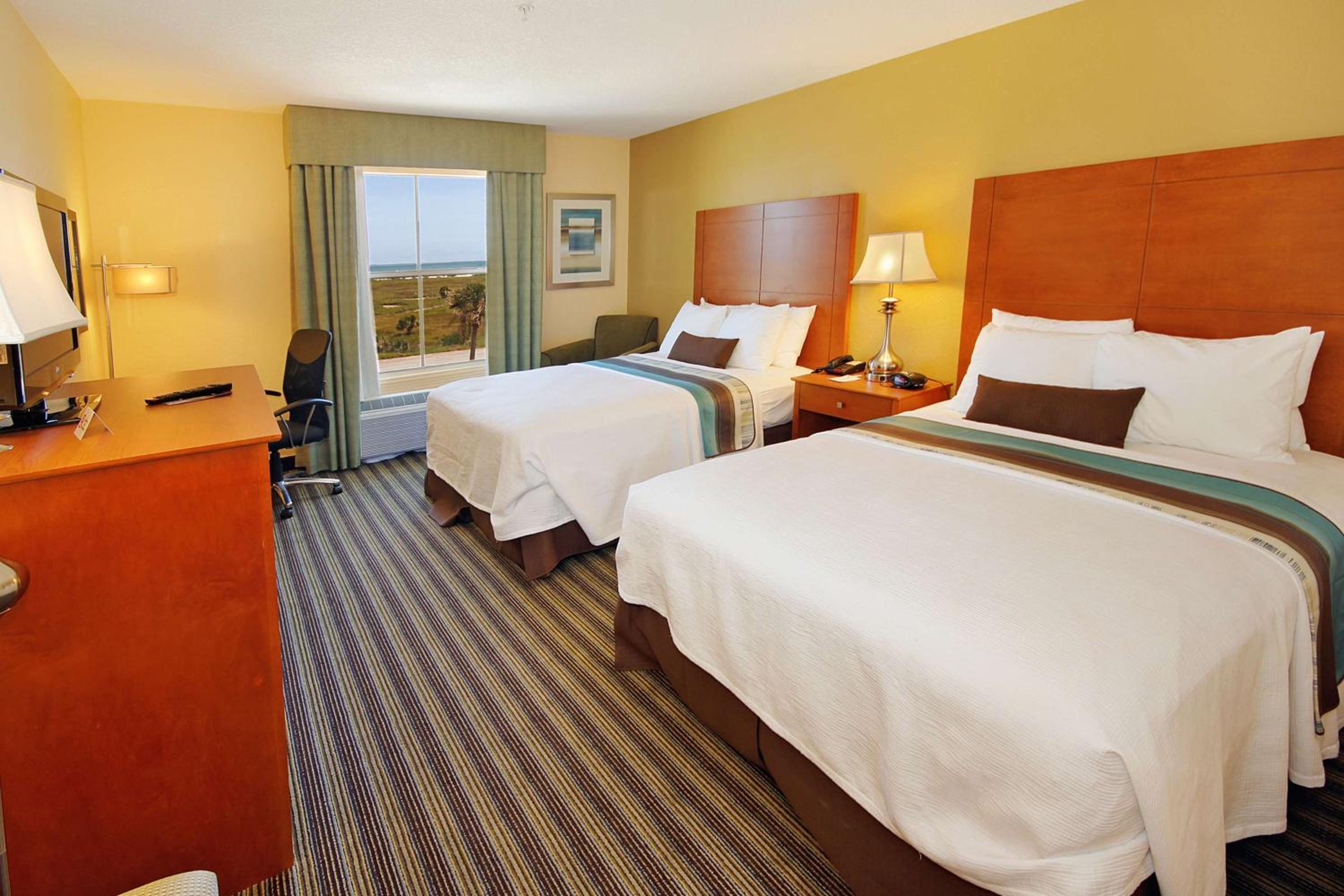 Queen Room with Two Queen Beds with Roll-In Shower - Mobility Access - Photo 1