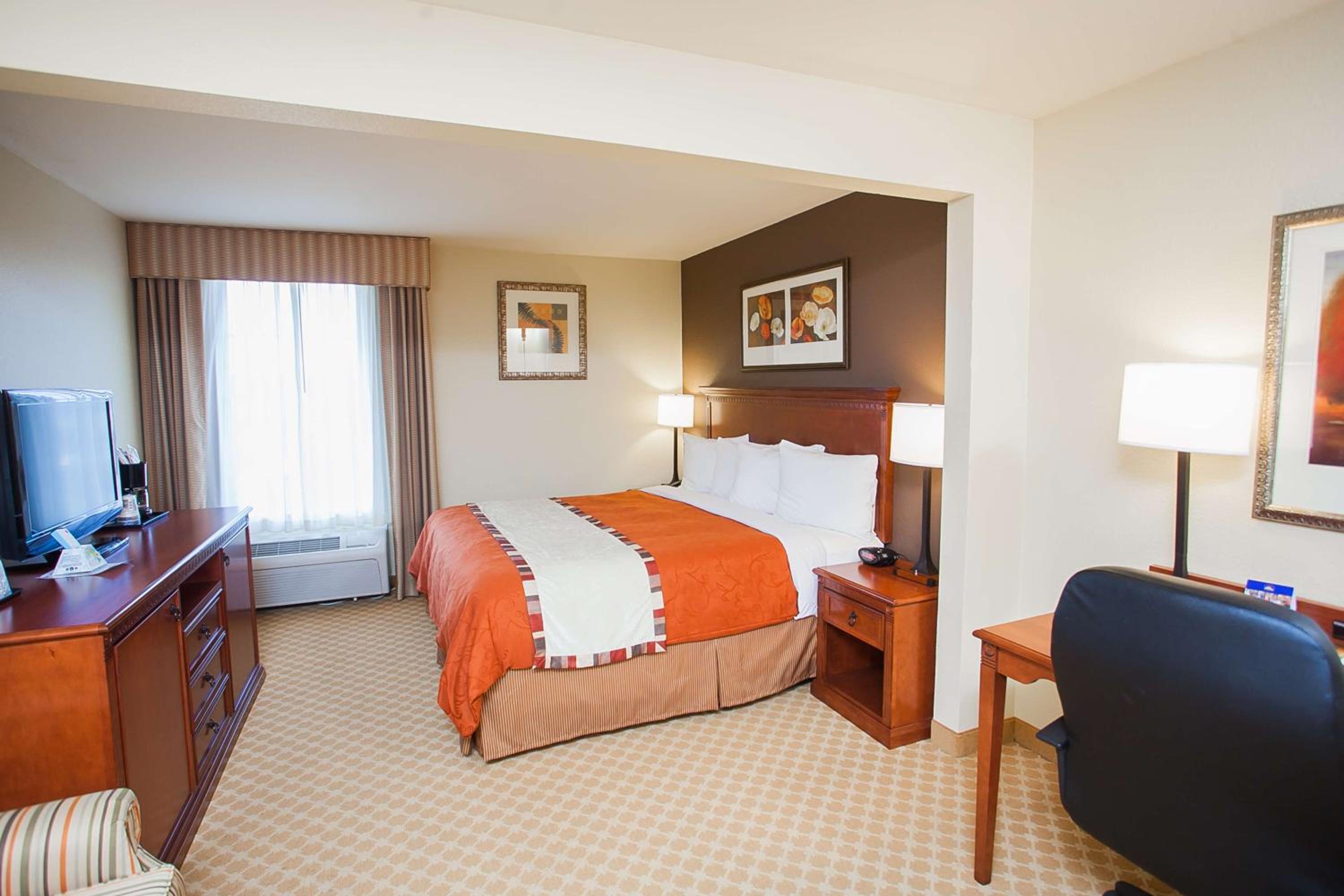 King Room - Non-Smoking - Photo 1