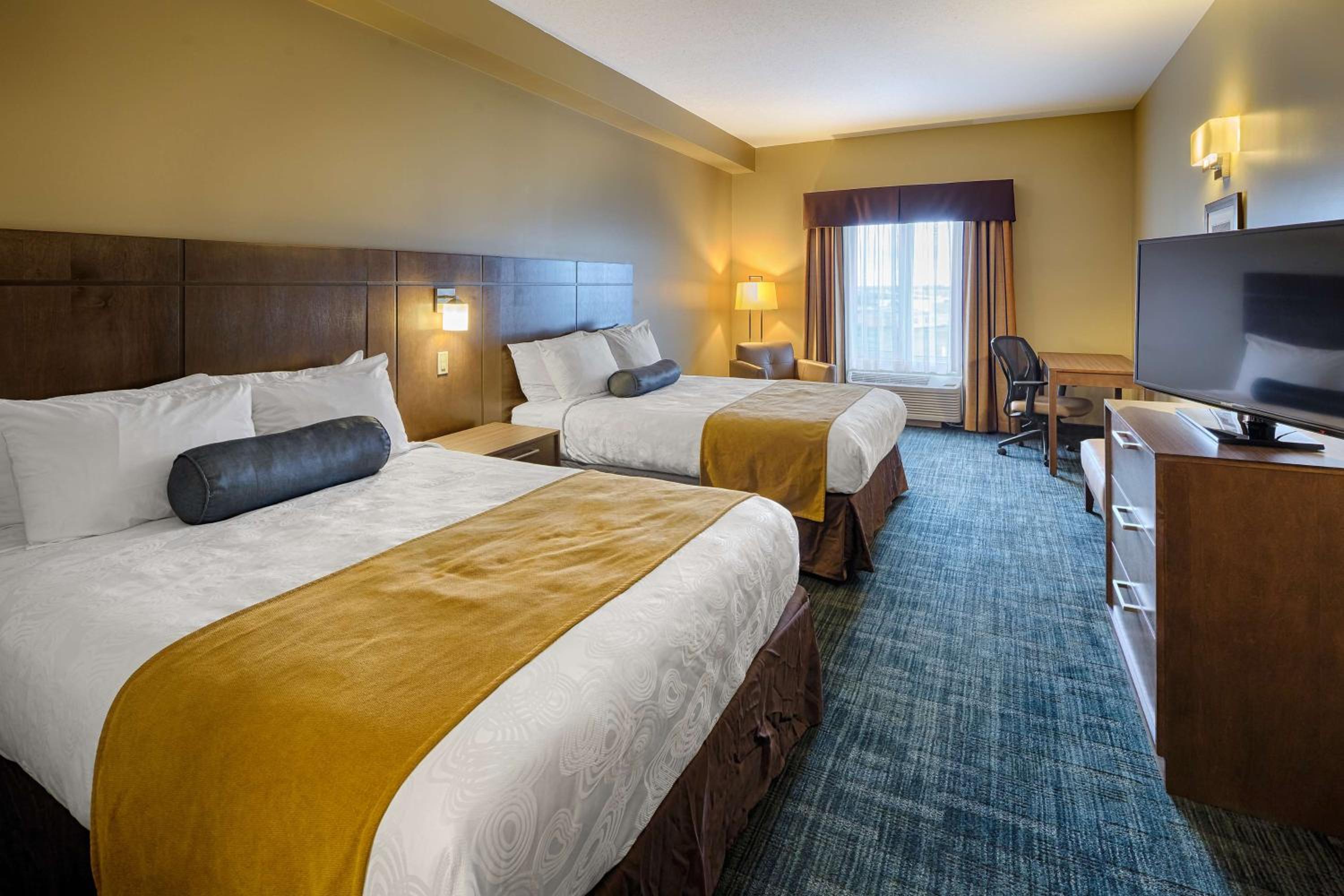Queen Room with Two Queen Beds - Non-Smoking