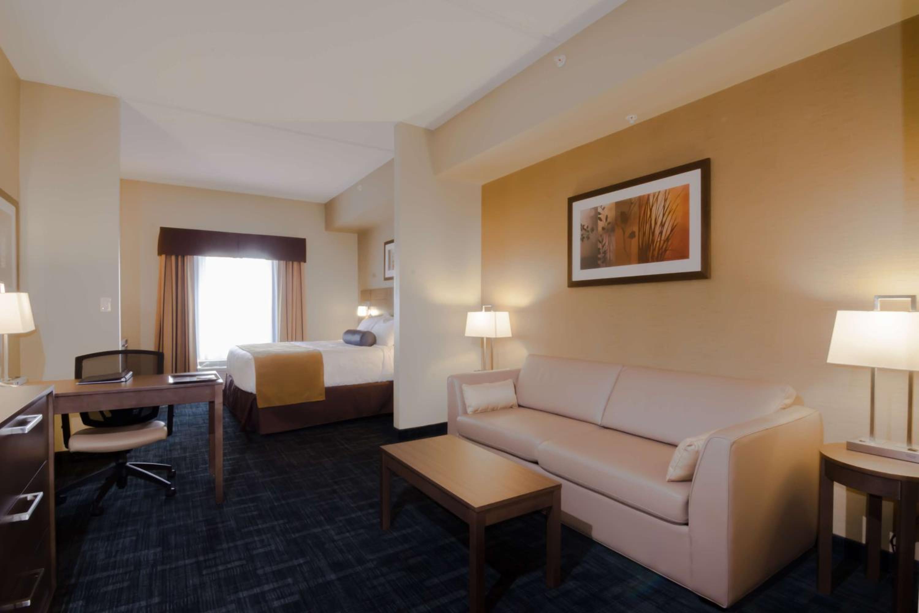 King Suite with Sofa Bed - Non-Smoking