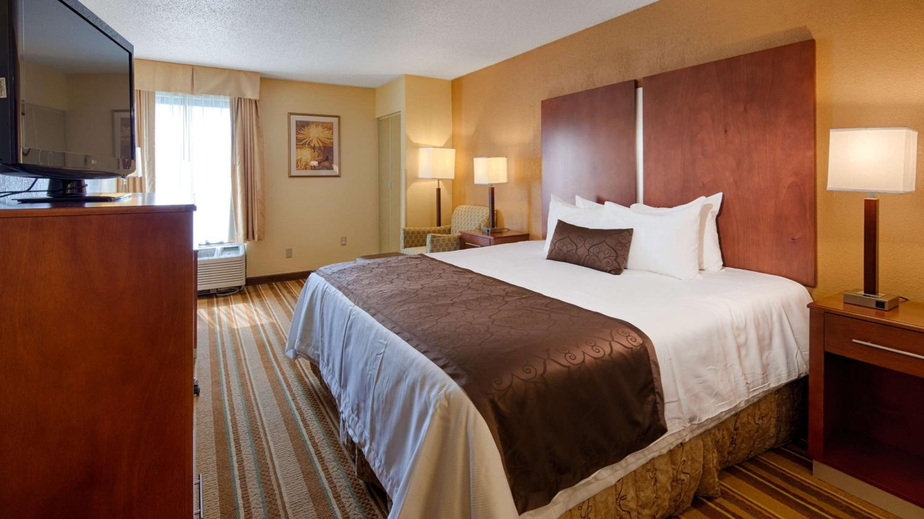 King Room - Non-Smoking - Photo 1
