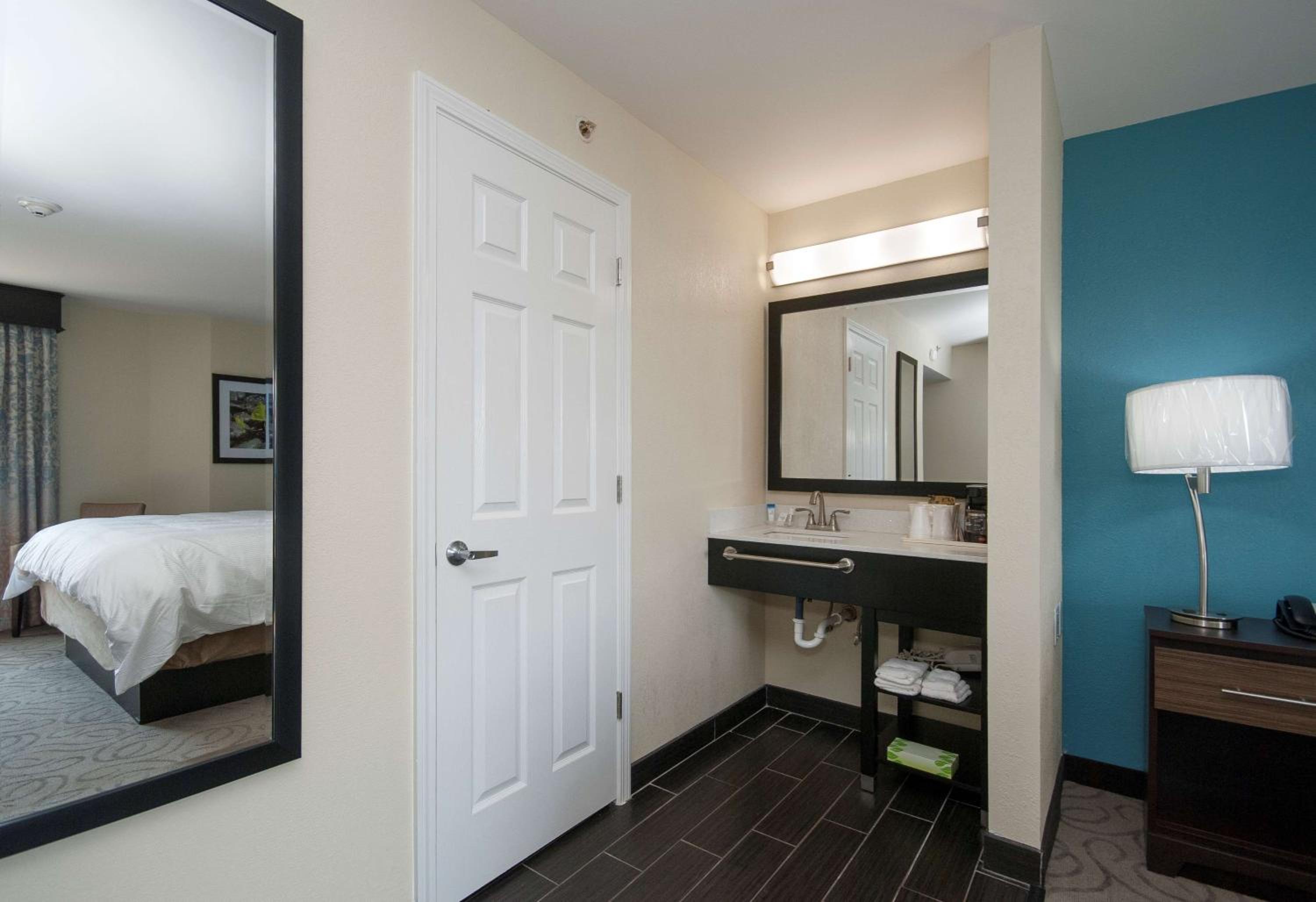 Double Room with Two Double Beds - Photo 5