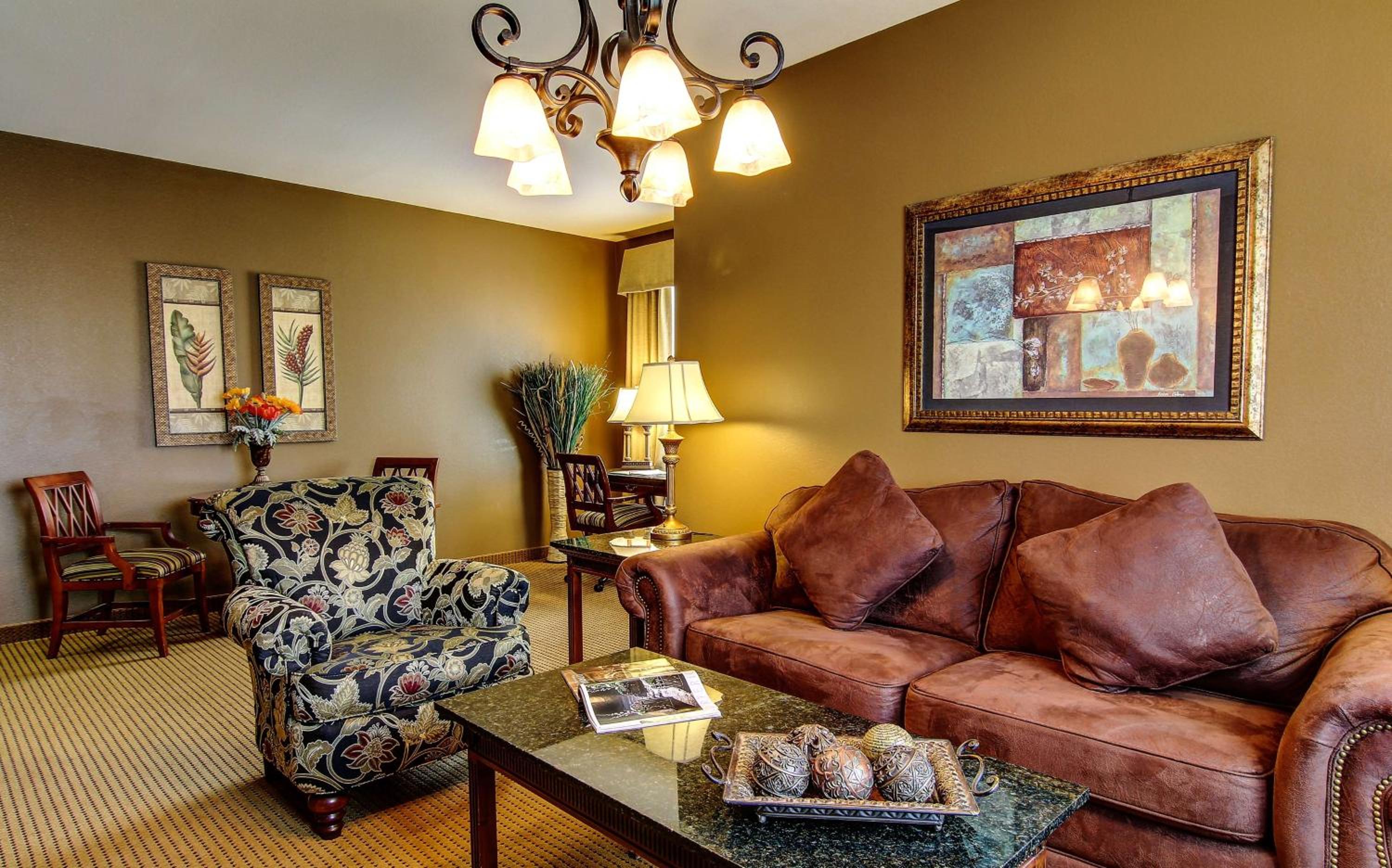 Executive King Suite with Sofa Bed - Photo 1