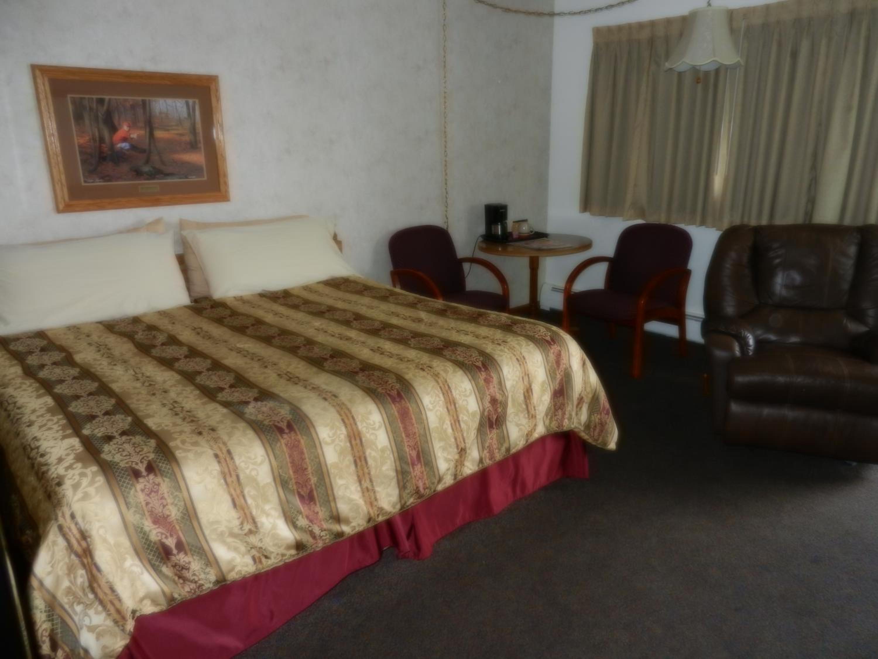 Standard King Room - Non-Smoking
