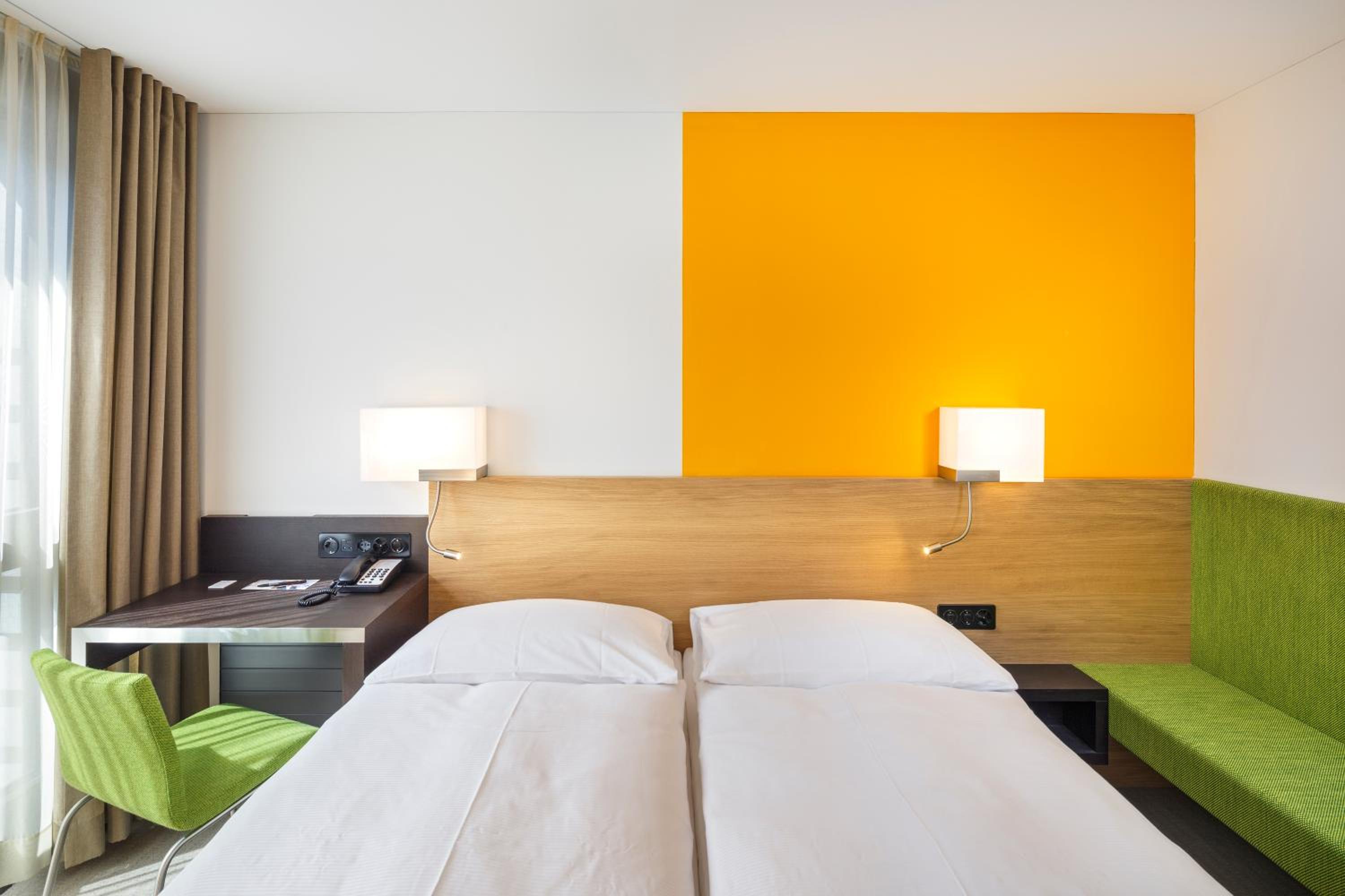 Available room thumbnail 5