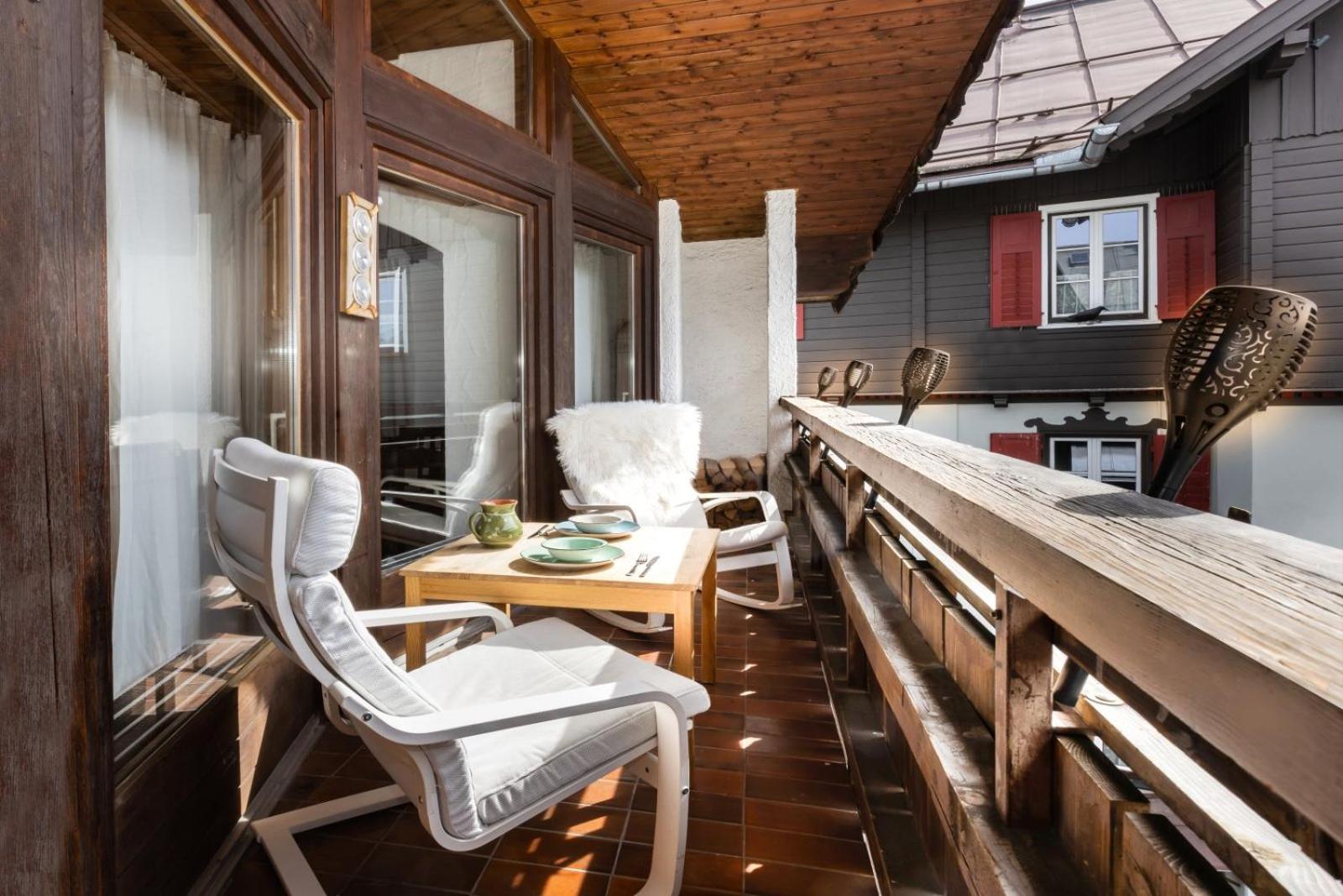 Two-Bedroom Apartment with Mountain View