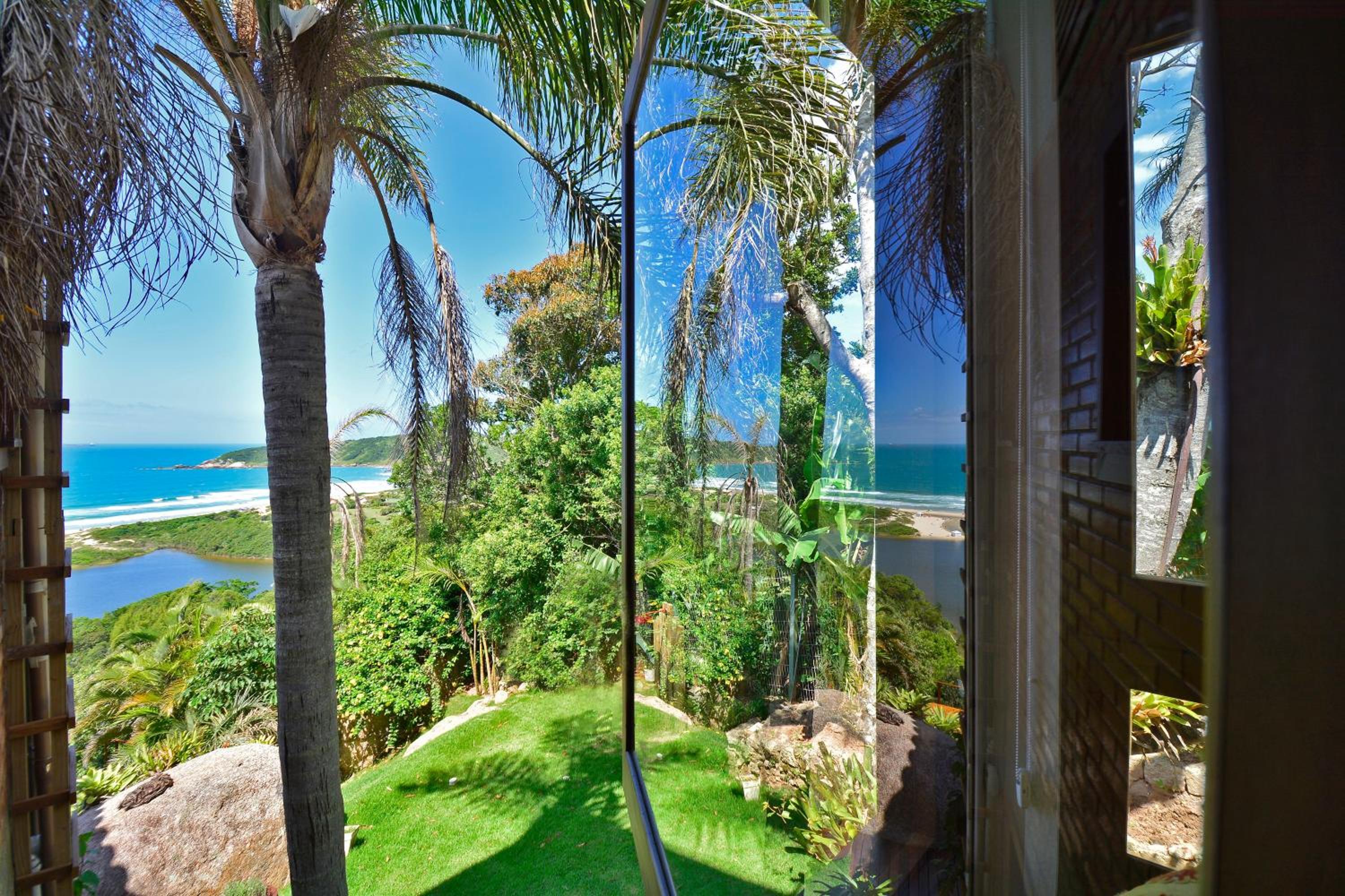 Double or Twin Room with Partial Sea View photo 3