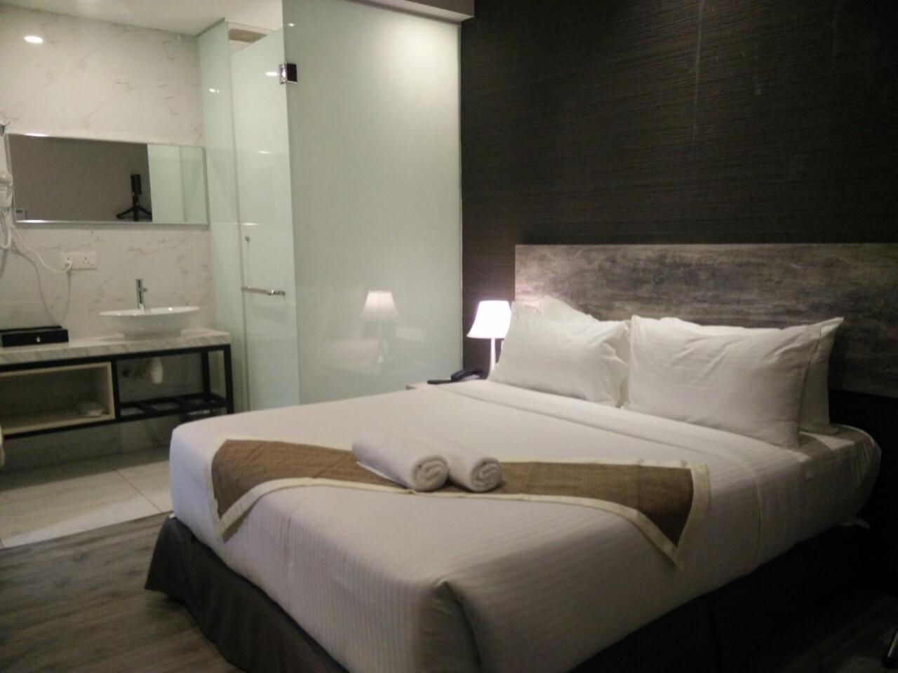 Standard Queen Room (No Window) photo 1