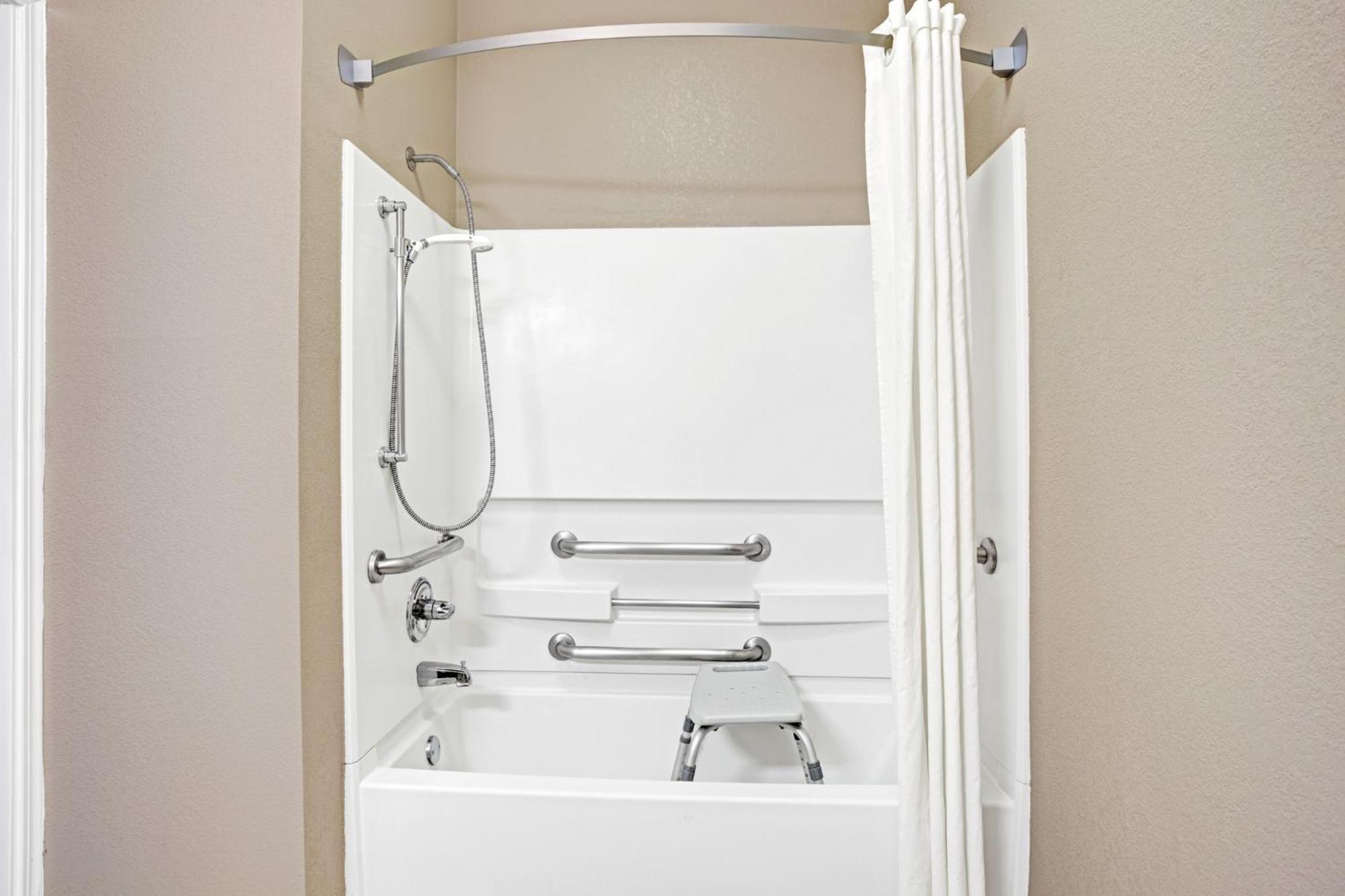 King Room - Mobility Access/Non-Smoking photo 3
