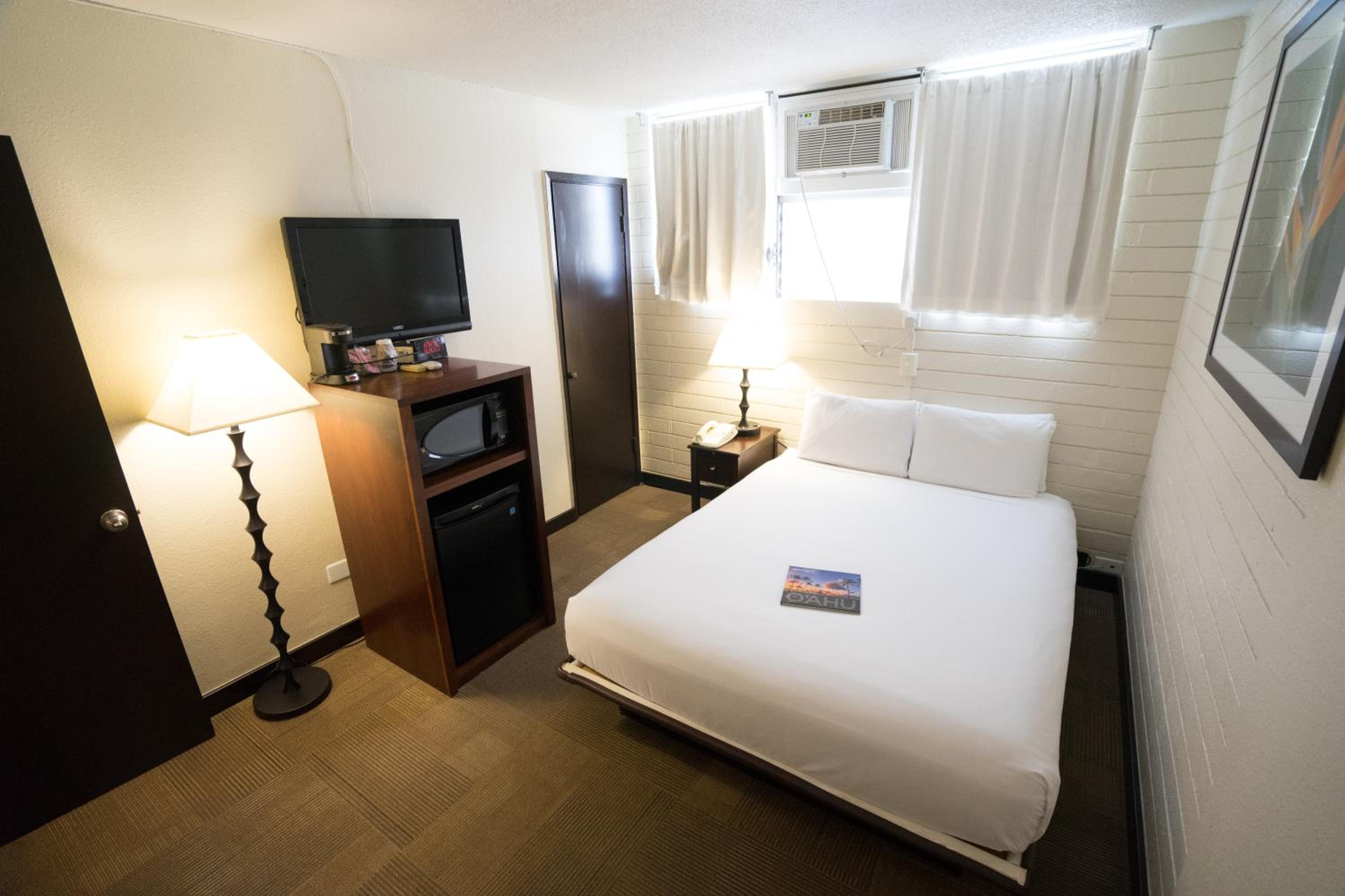 Queen Room photo 2