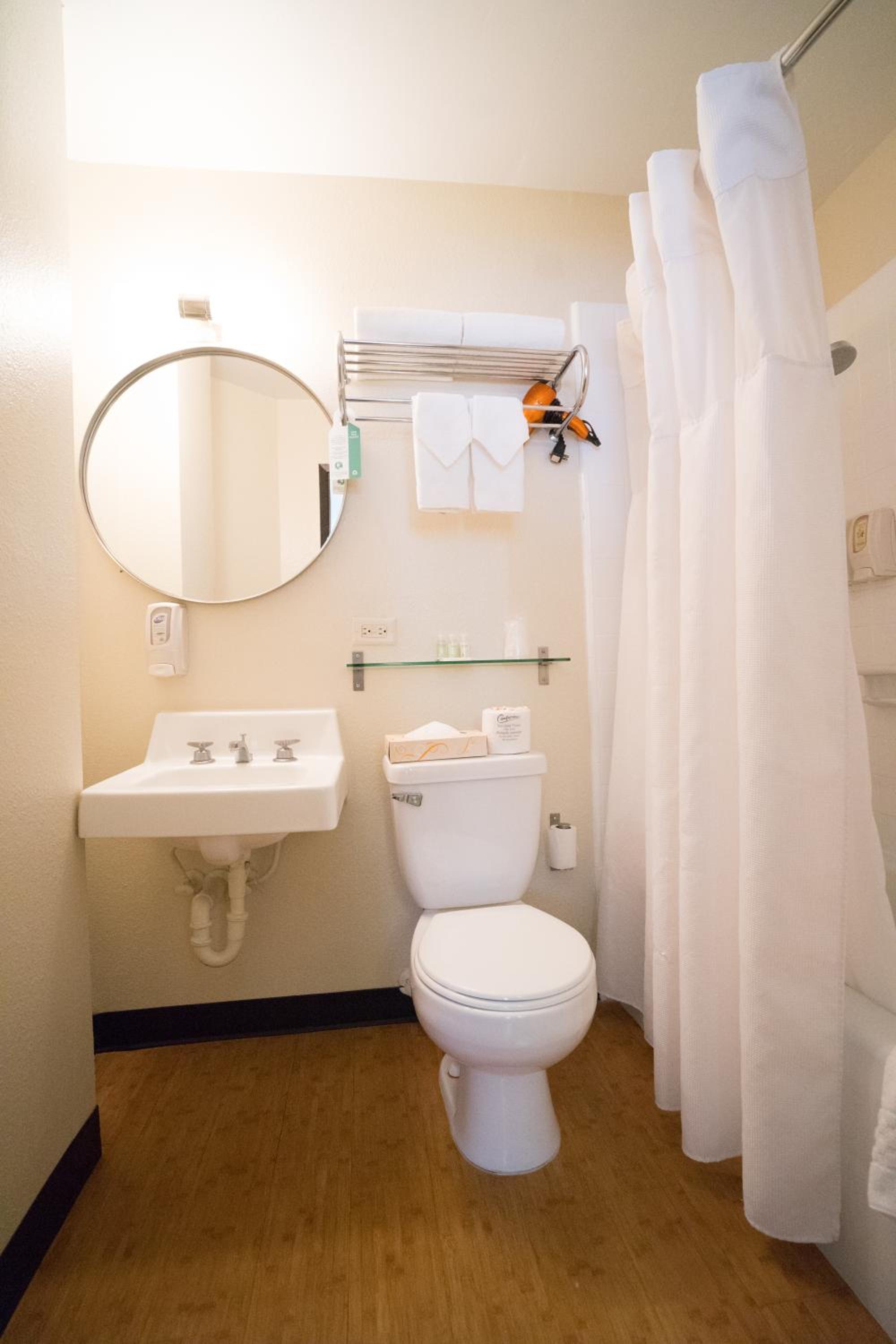 Queen Room photo 3