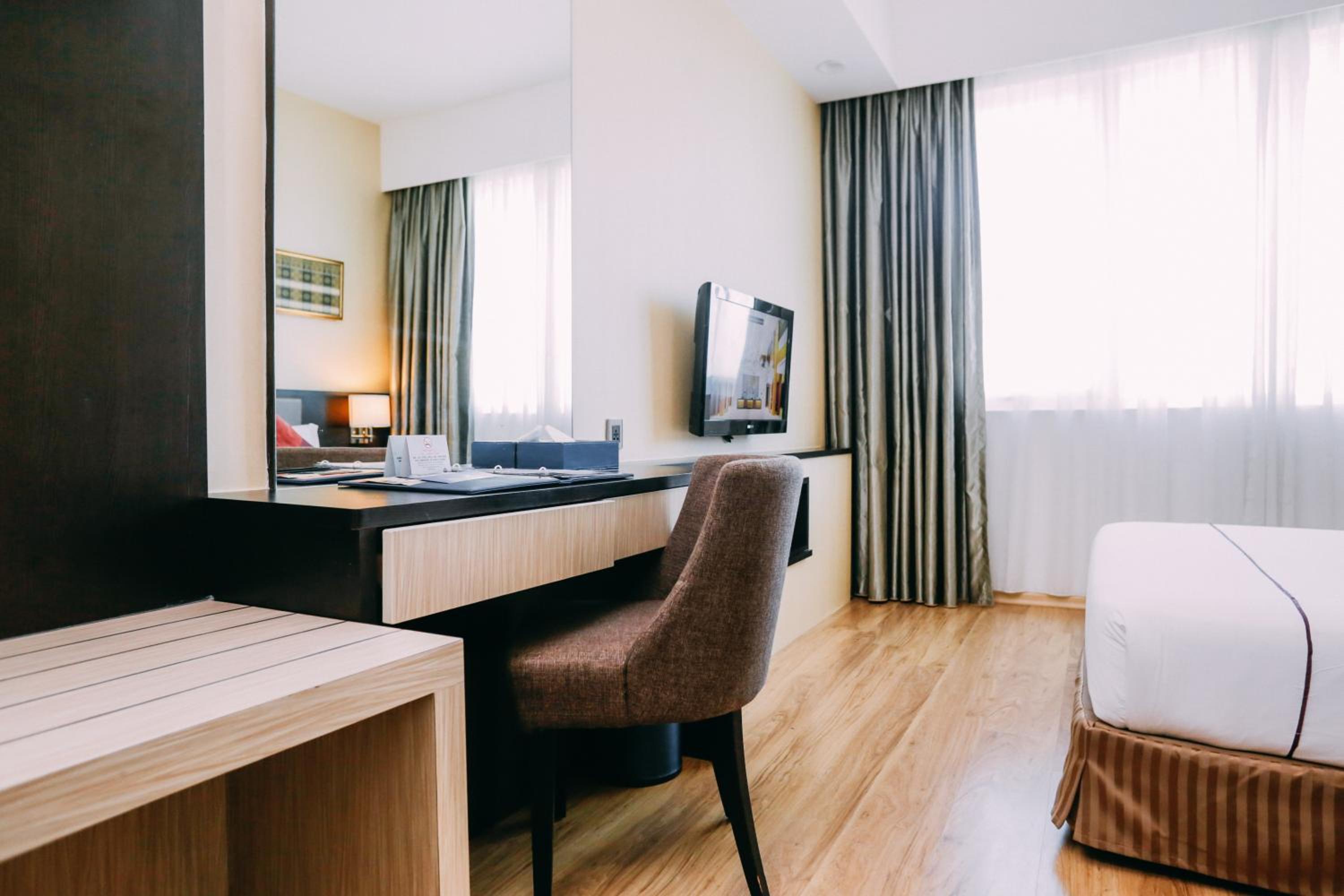 Executive Deluxe Queen Room photo 3