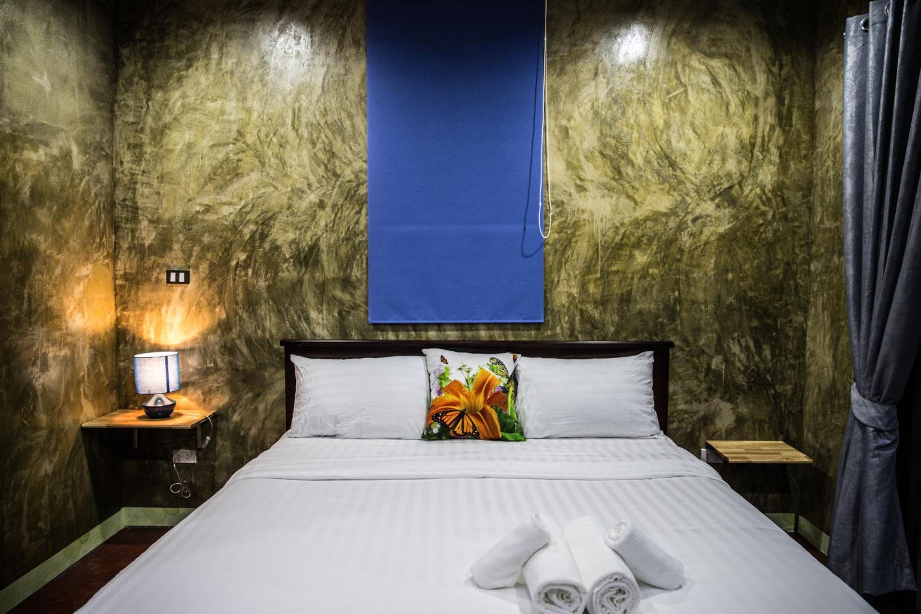 Standard Double Room - Photo 9