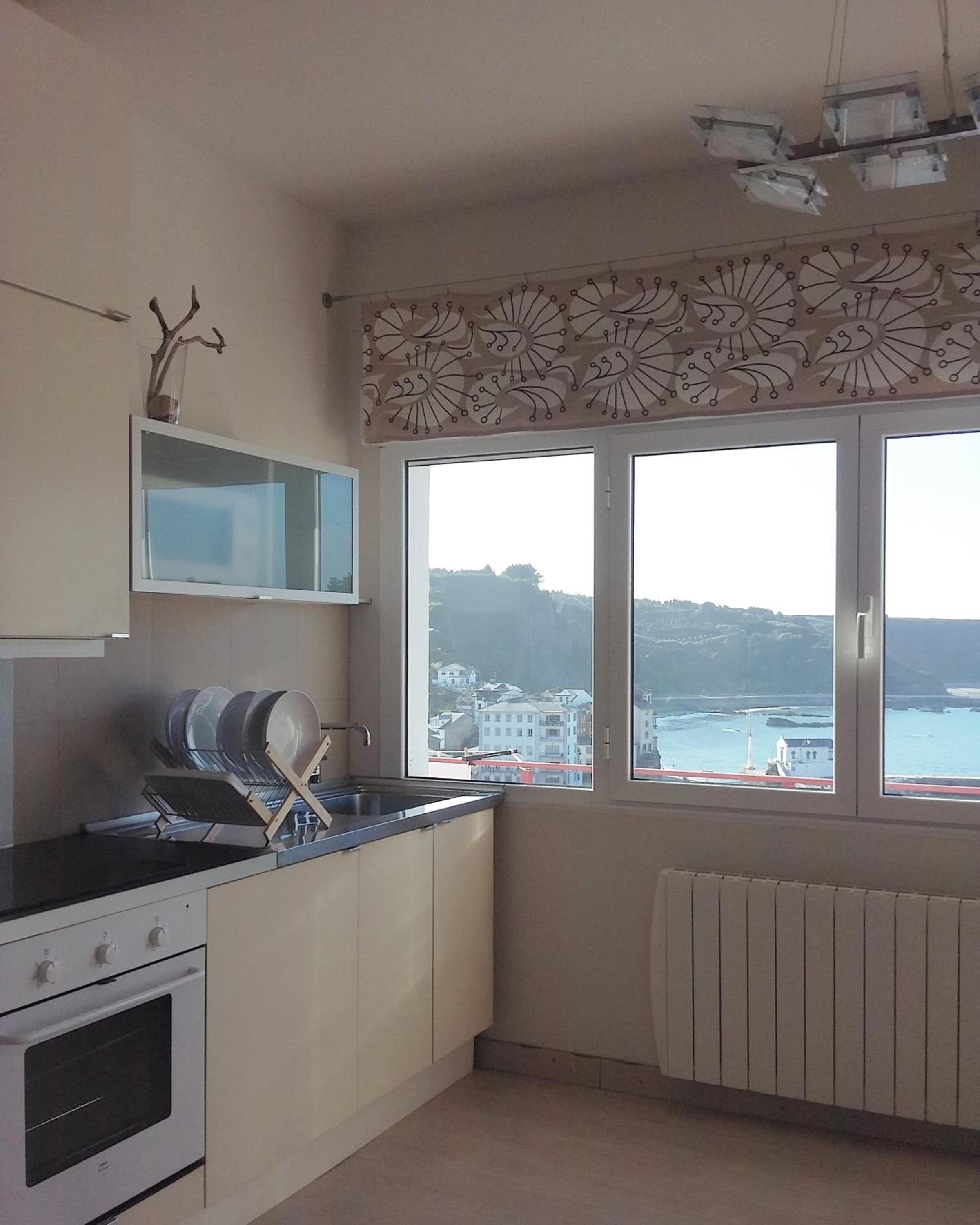 Apartment with Sea View - Photo 15