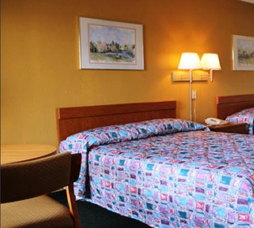 Double Room with Two Double Beds - Non-Smoking - Photo 1