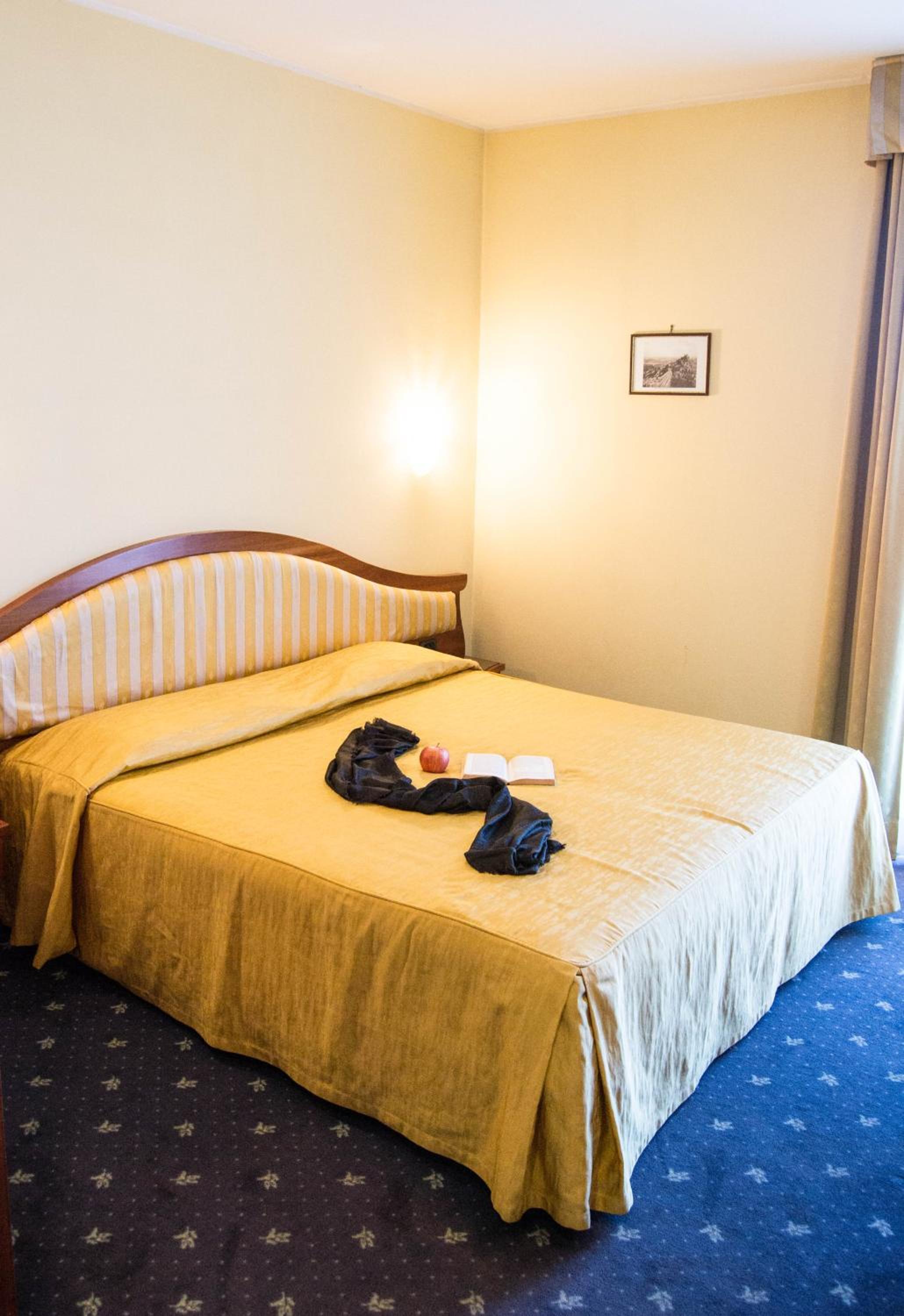 Classic Double or Twin Room - Photo 6