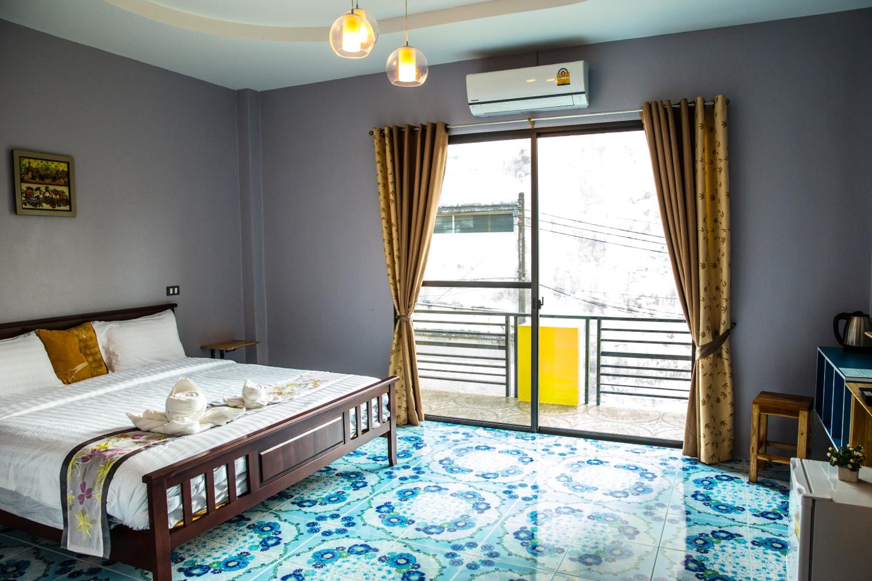 Standard King Room photo 3