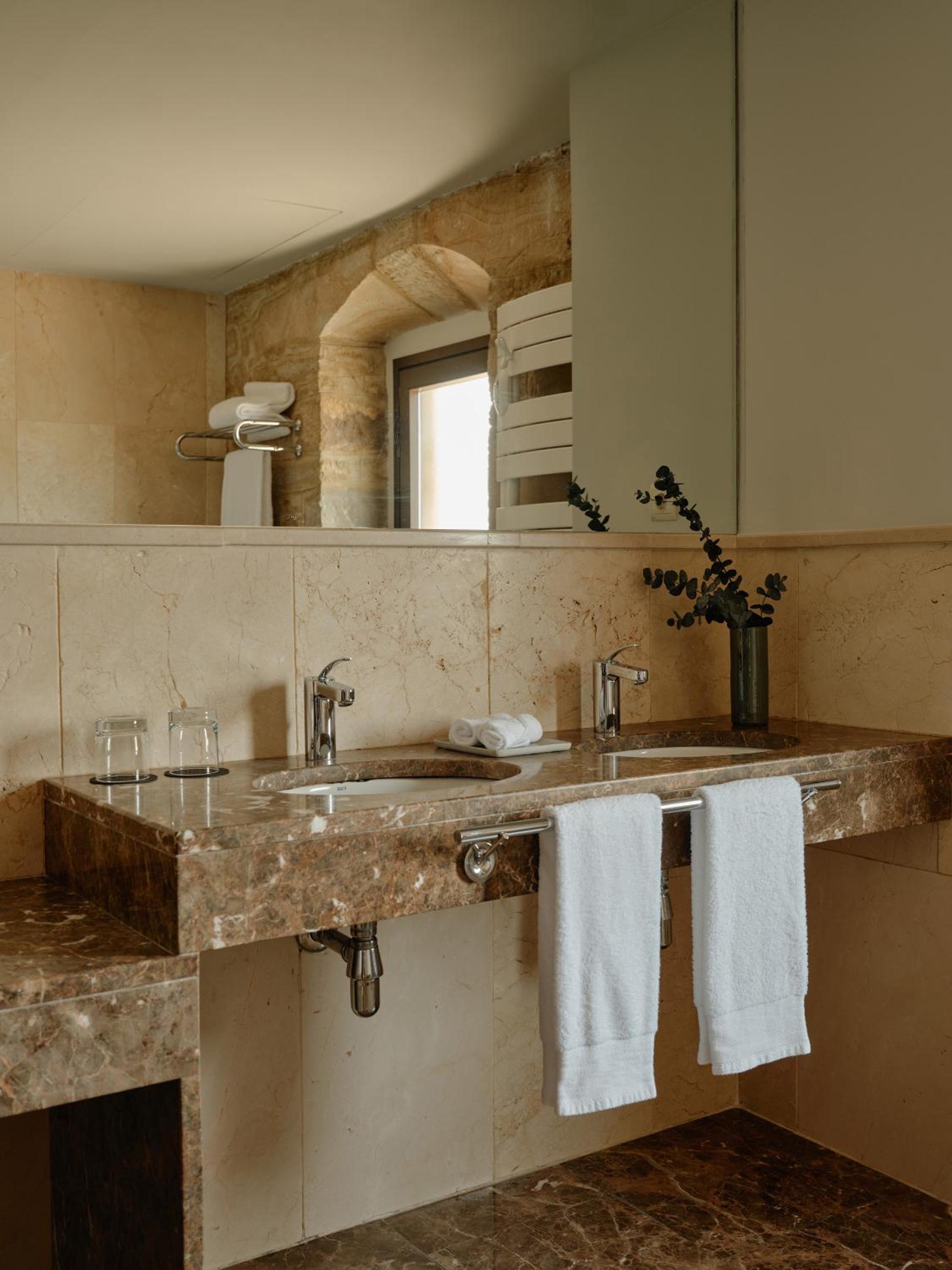 Suite with Mountain View photo