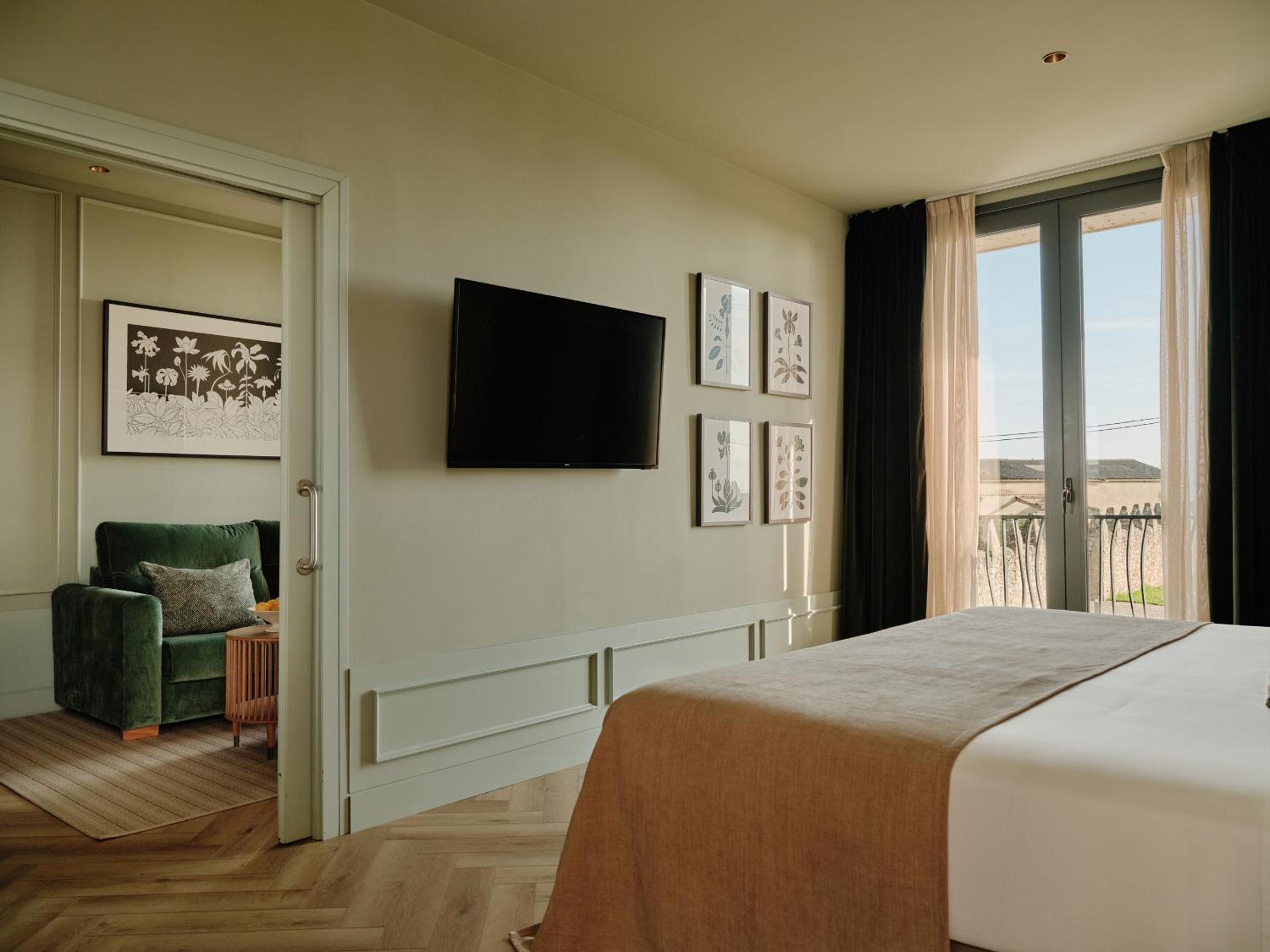 Two-Bedroom Suite Two-Bedroom Suite