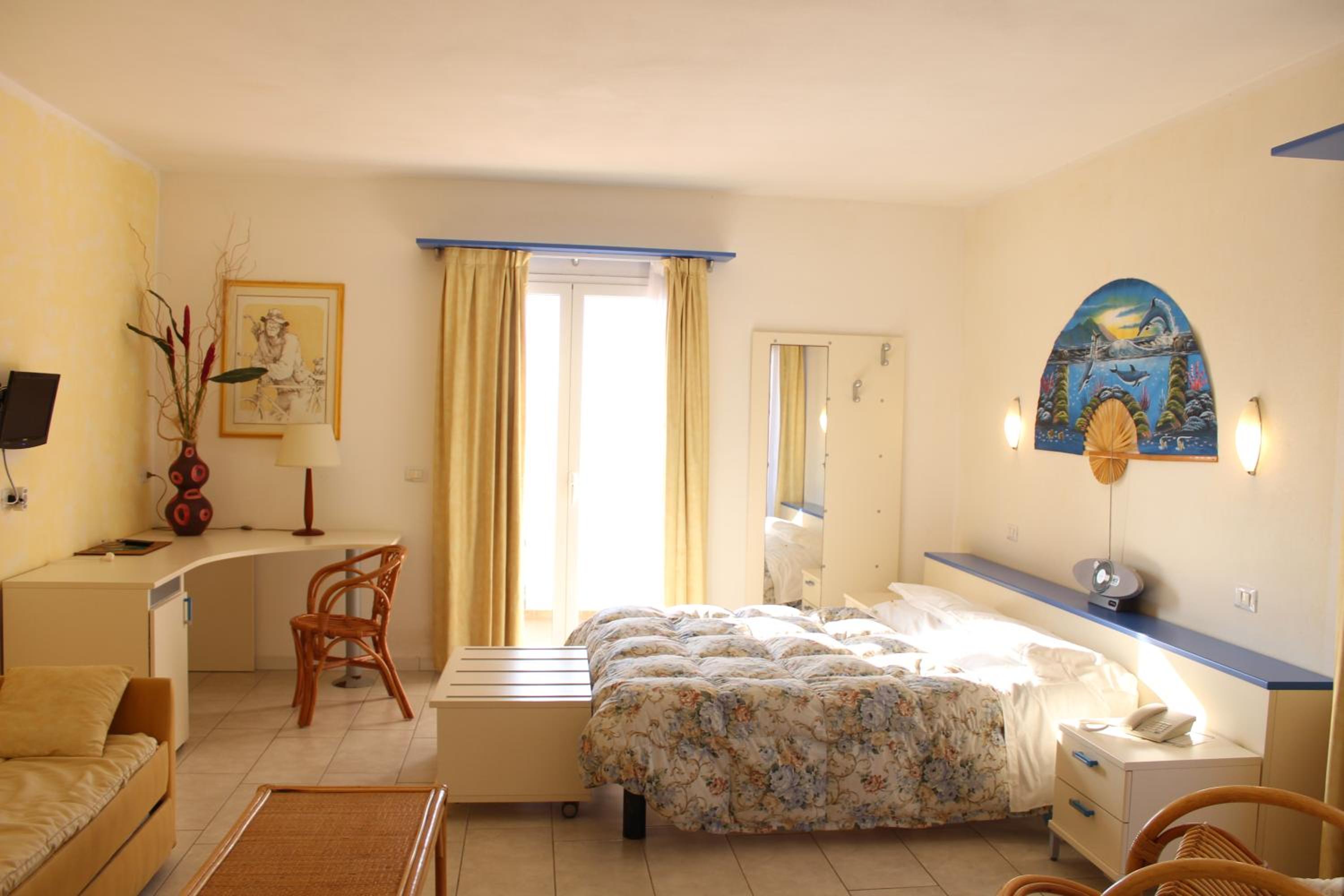 Junior Suite with Balcony photo 1