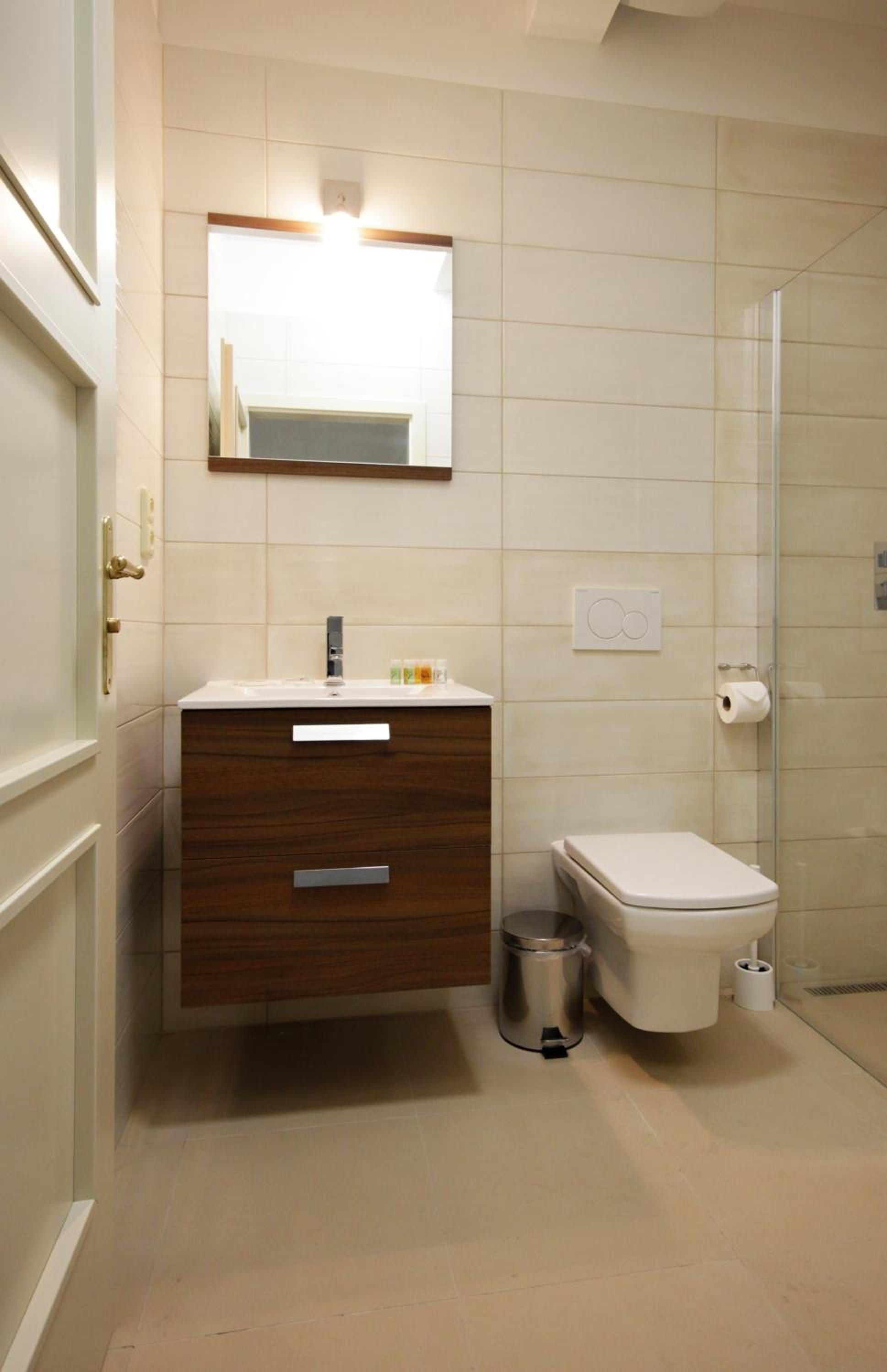 Executive Suite thumbnail 5