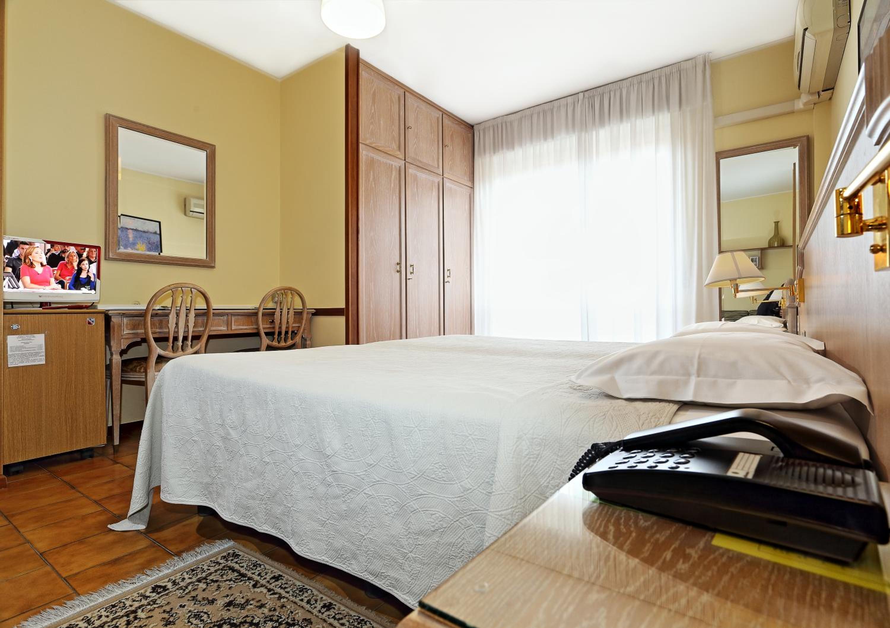 Double or Twin Room - Photo 2