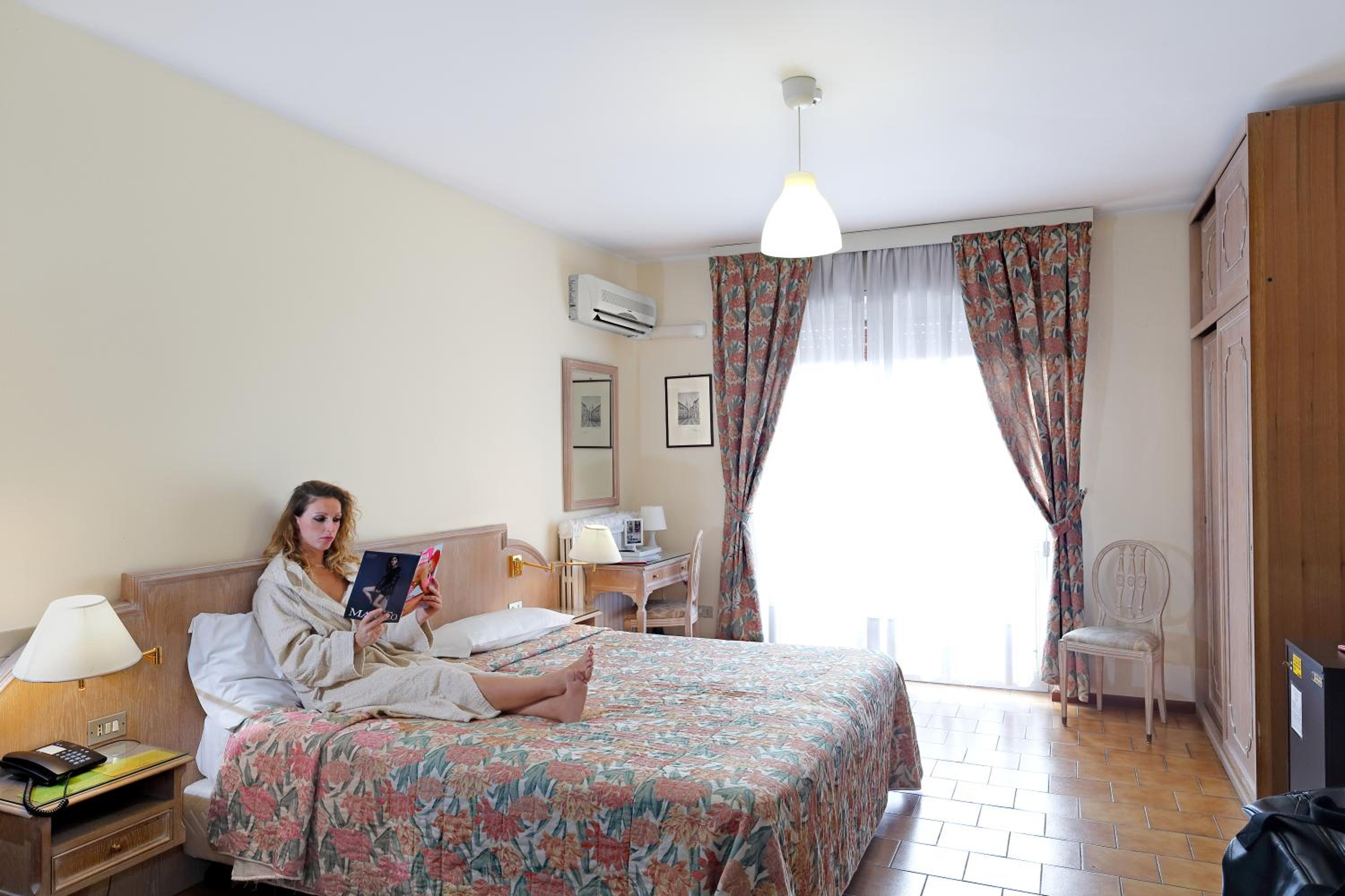 Double or Twin Room - Photo 6