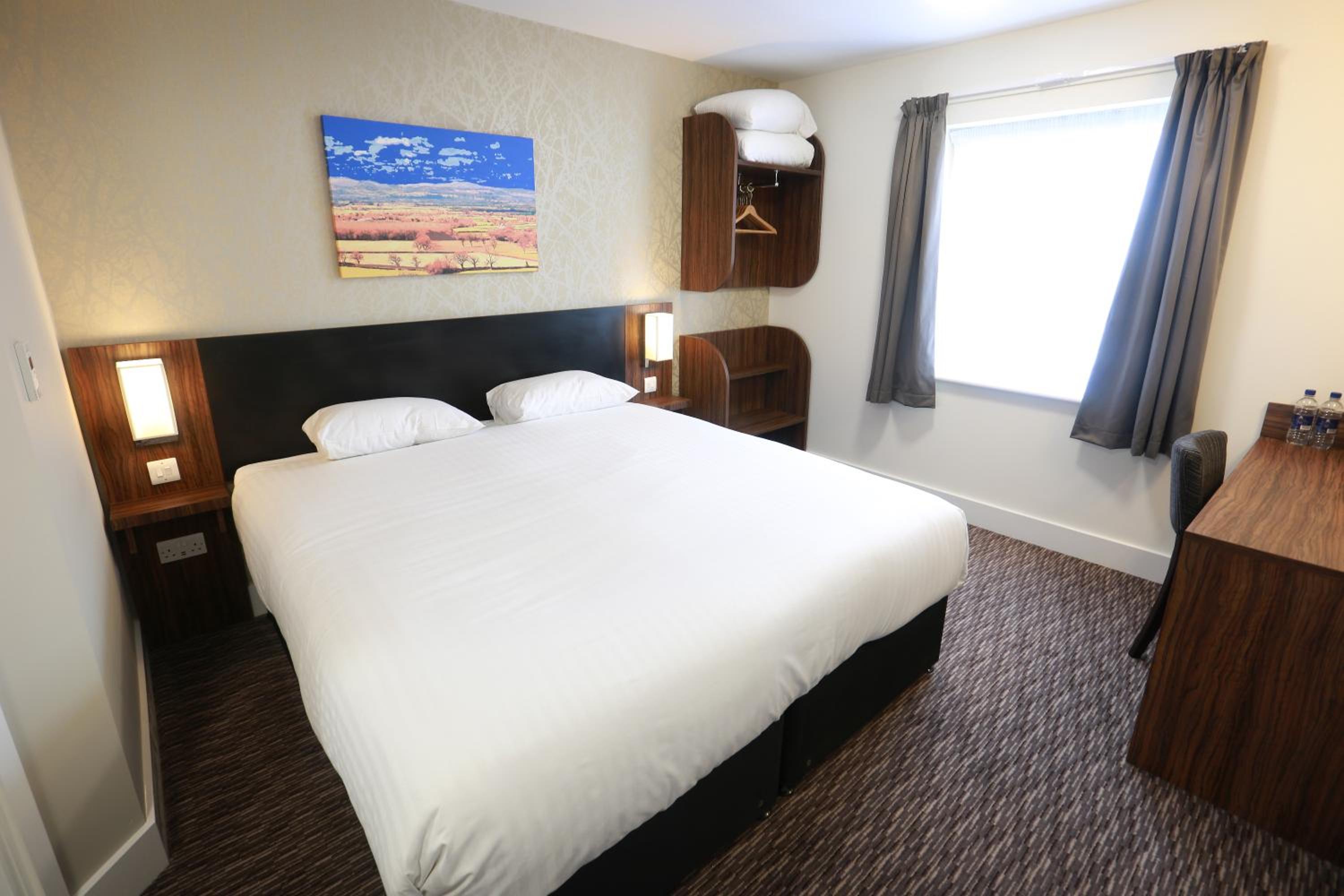 Standard Double or Twin Room - Photo 4
