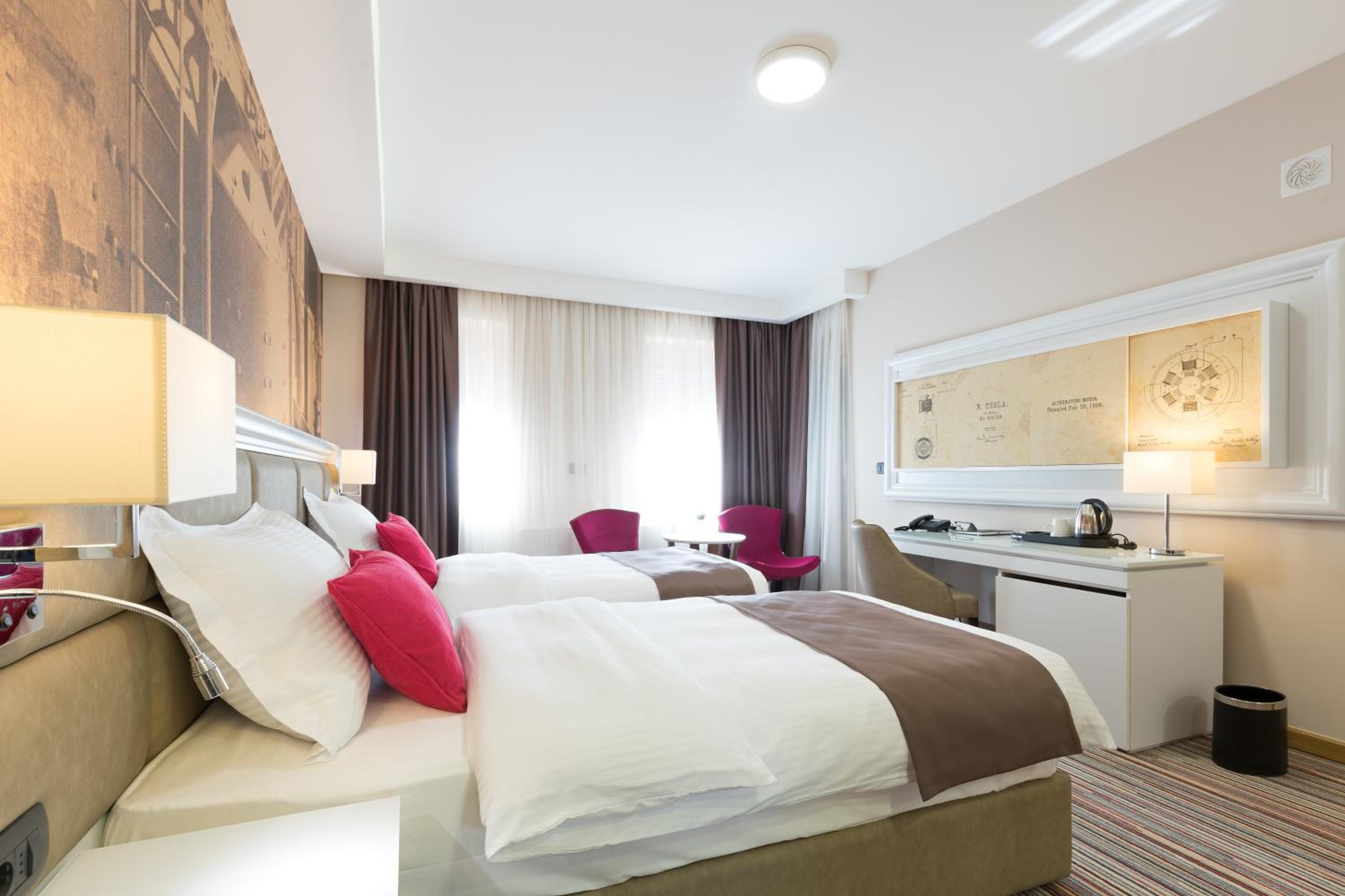 Double or Twin Room photo 3