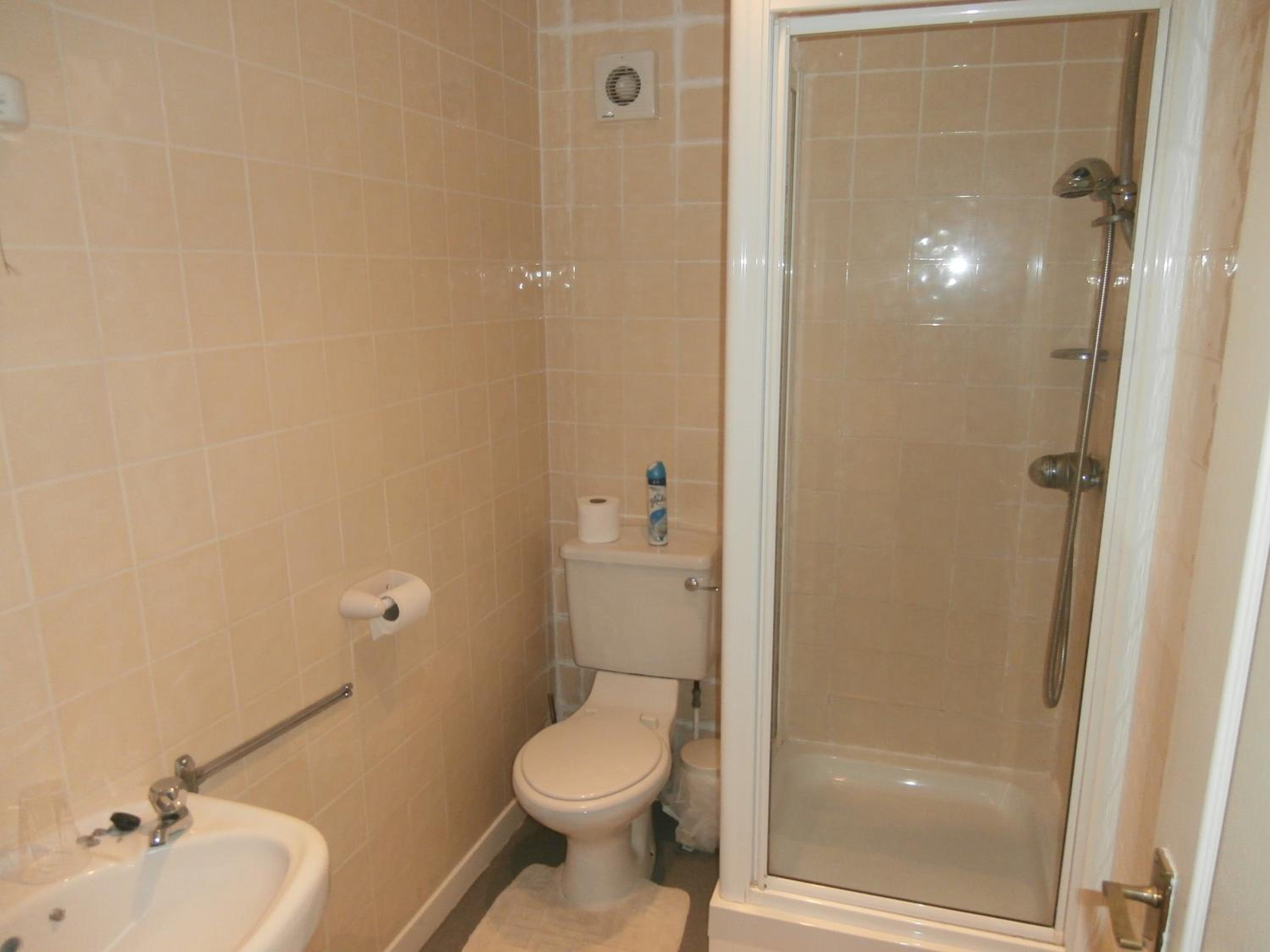 Single Room with Shared Bathroom photo 2