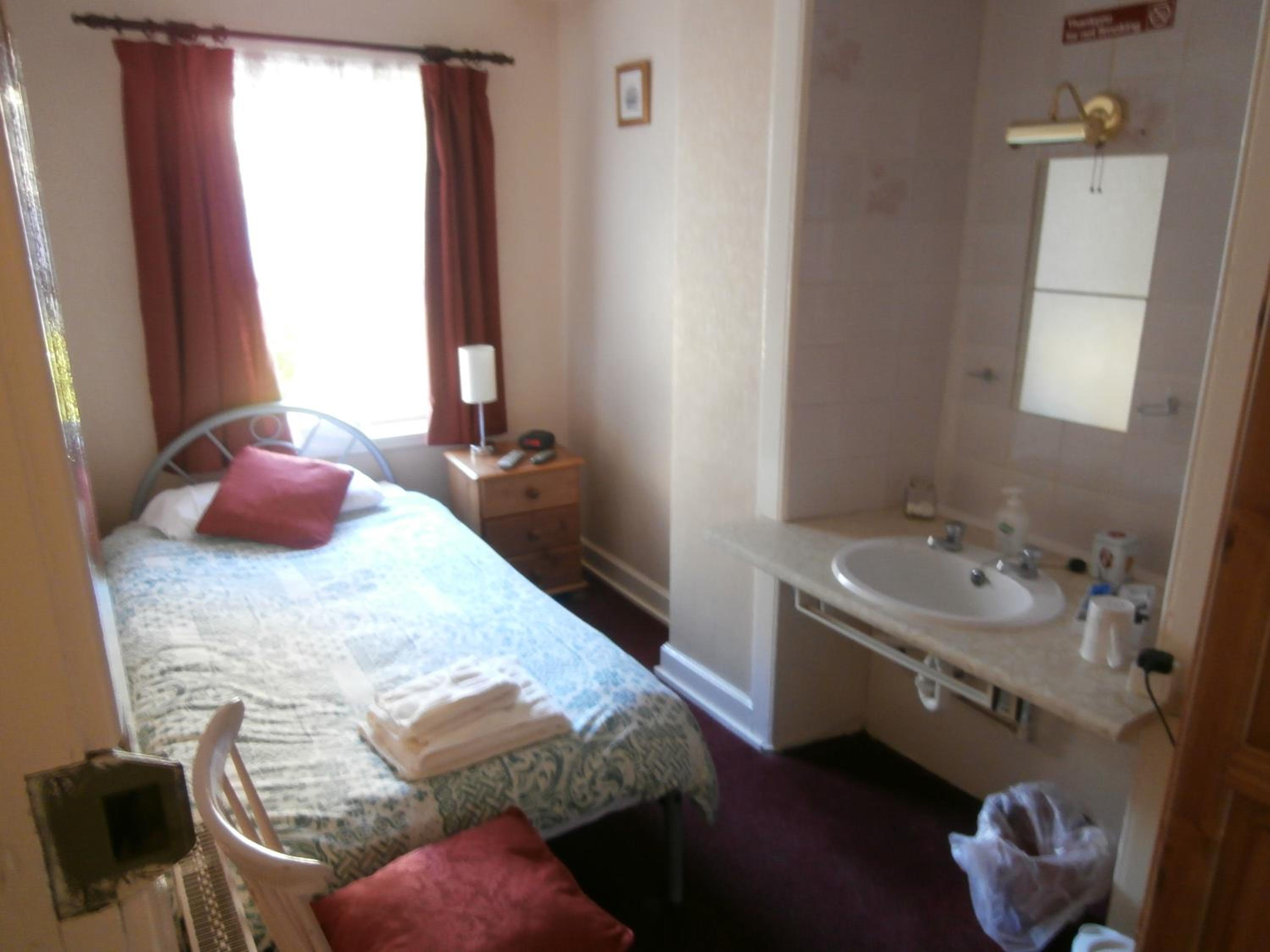 Single Room with Shared Bathroom photo 1