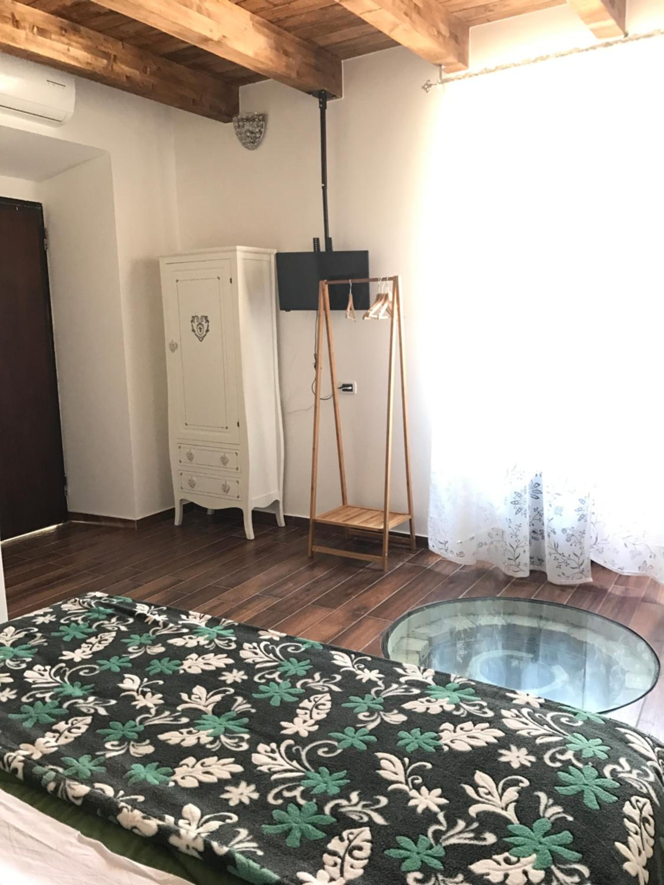 Double Room - Photo 7