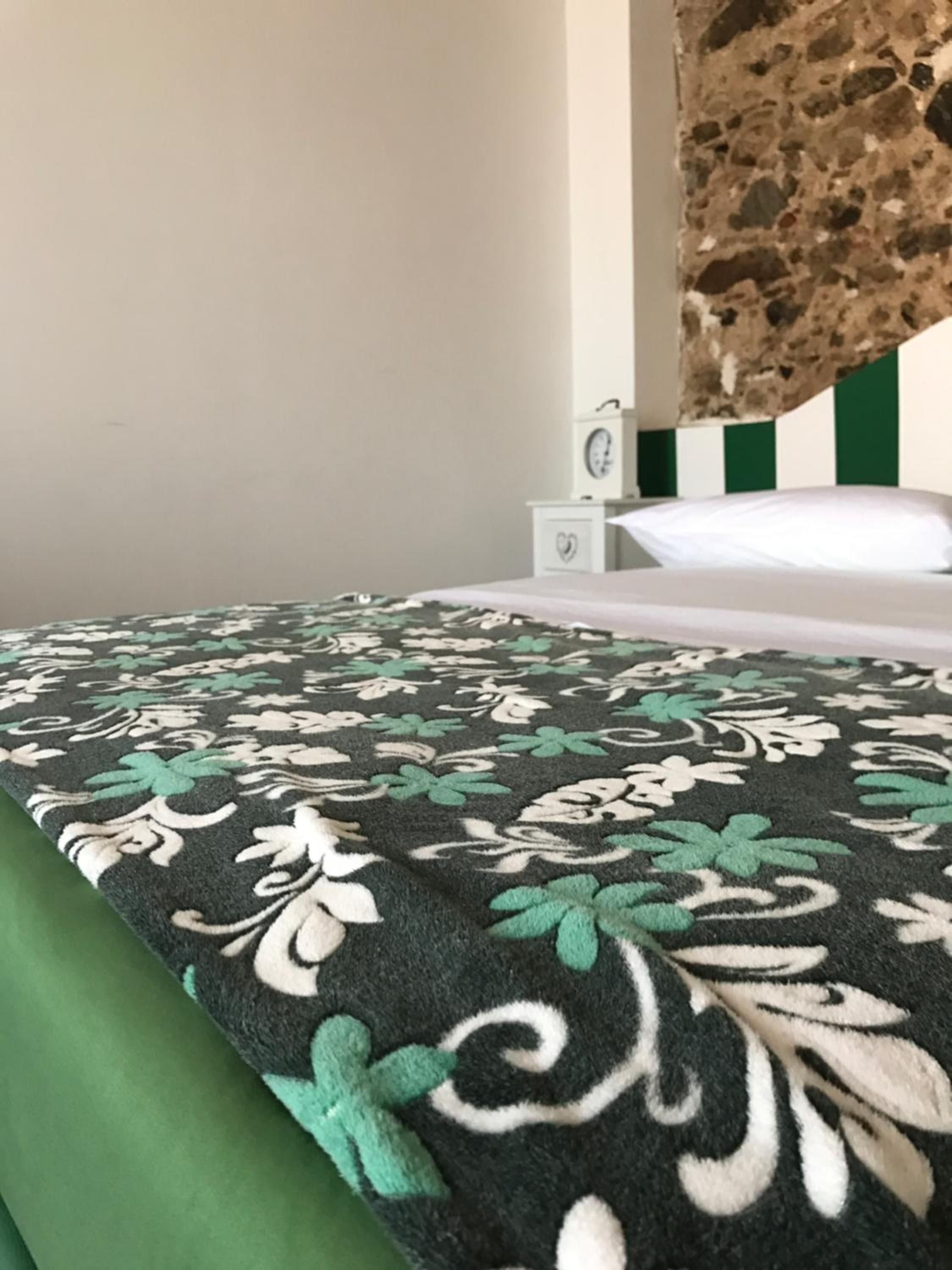 Double Room - Photo 8