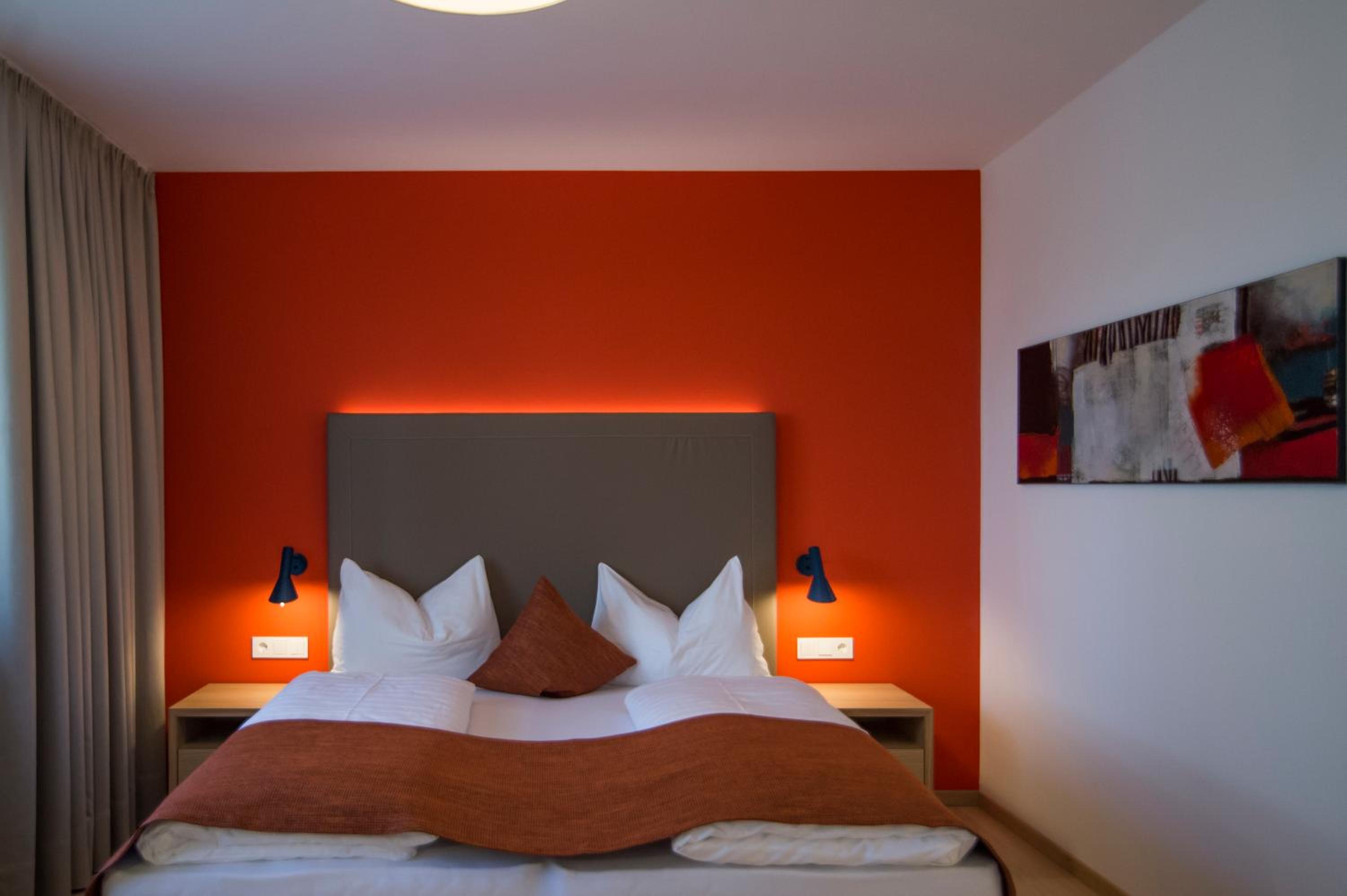 Double Room with Balcony - Photo 2