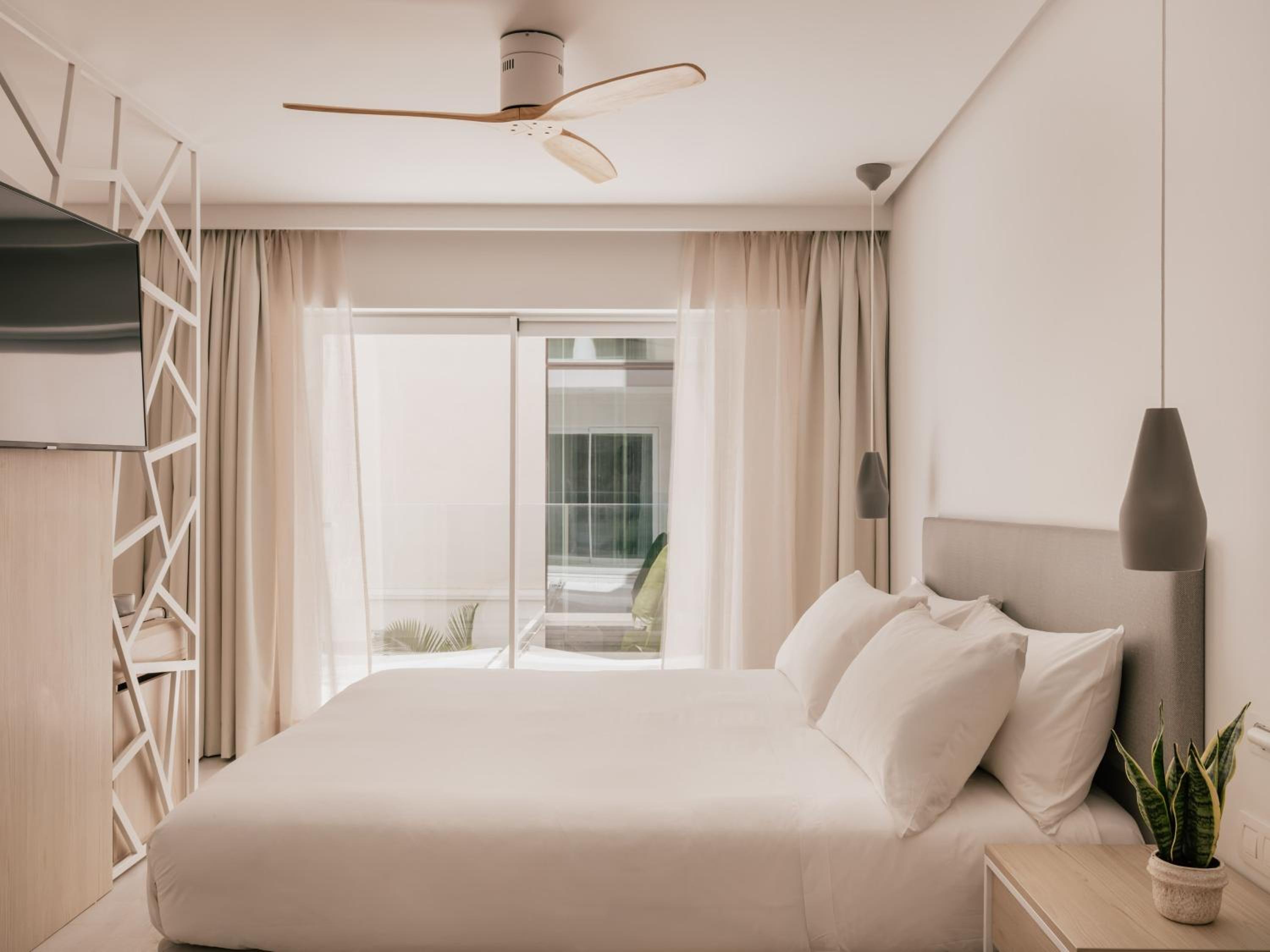 Junior Suite Partial Sea View