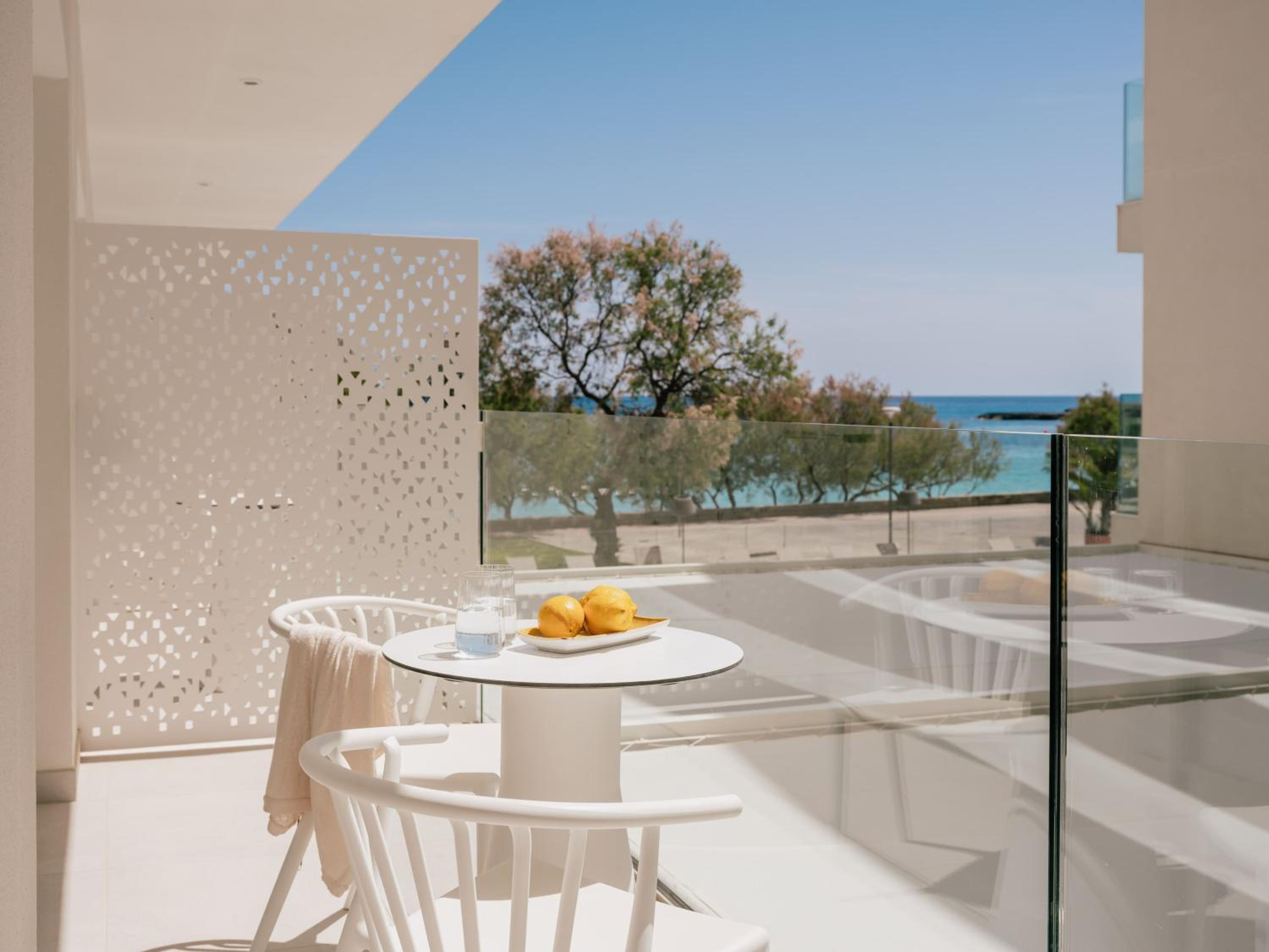 Junior Suite Partial Sea View thumbnail 6