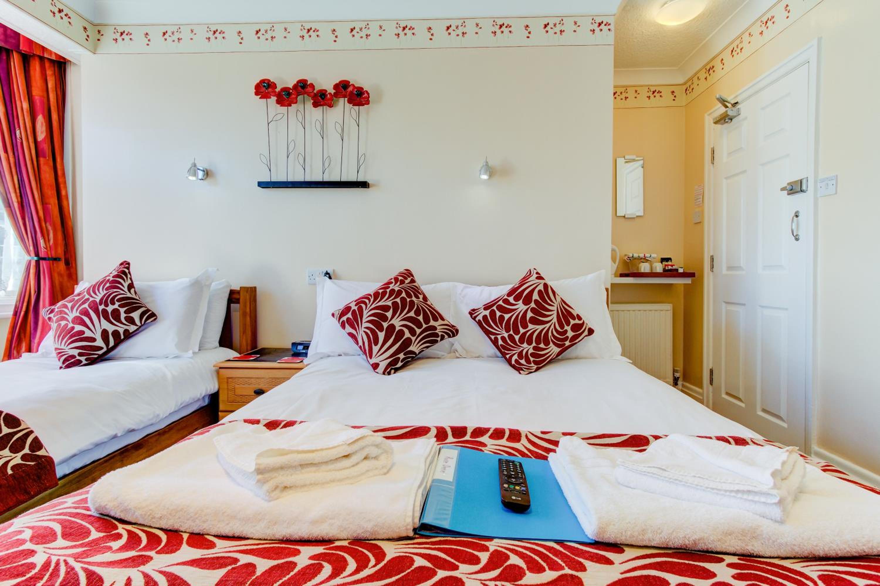 Large Double Room photo 3