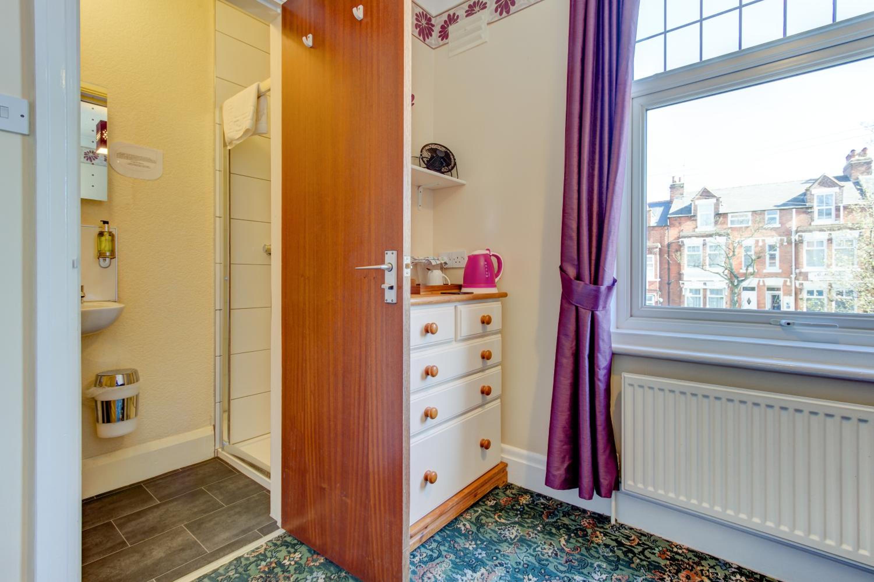 Single Room photo 2