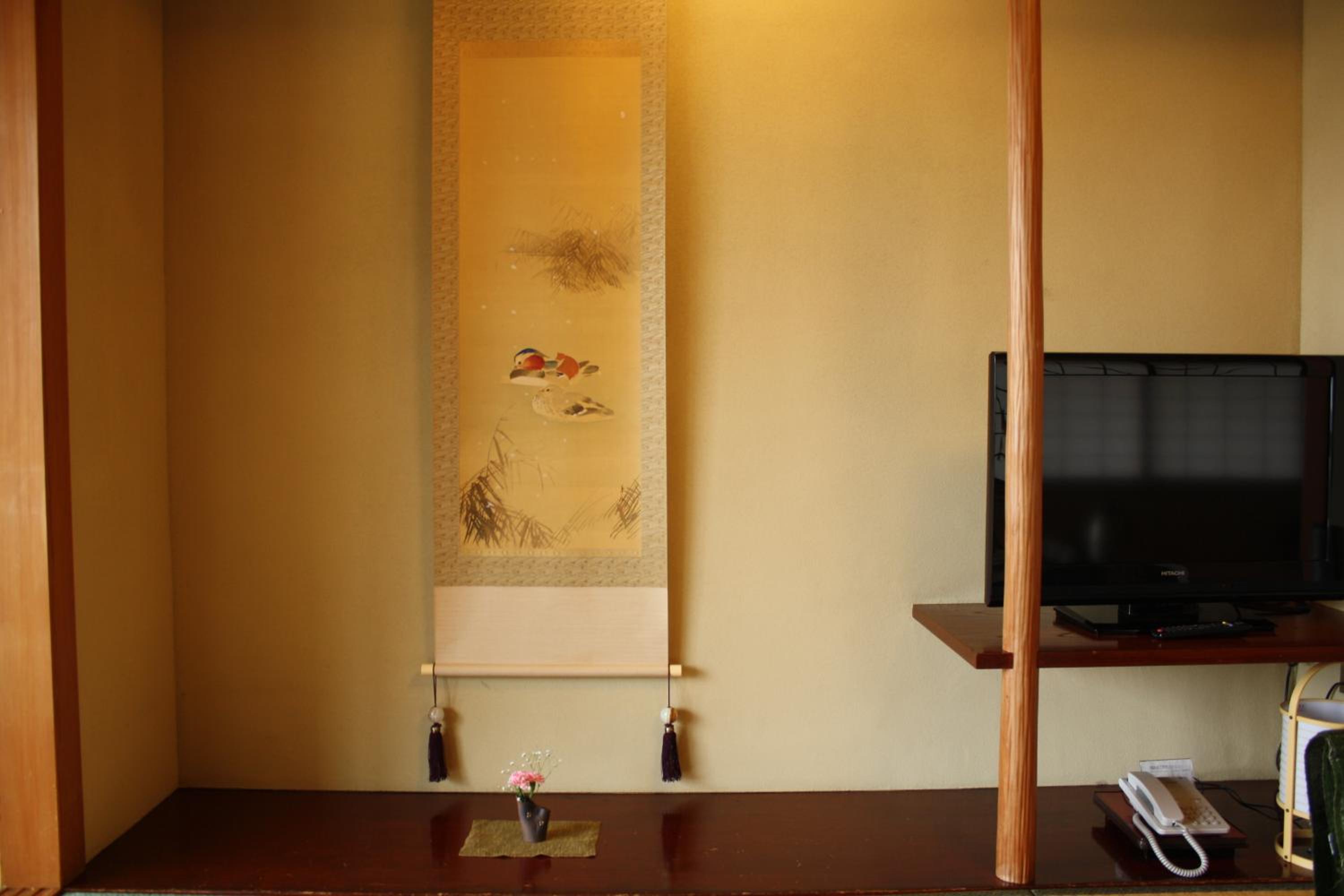 Japanese-Style Room with Shared Bathroom - Annex photo 3