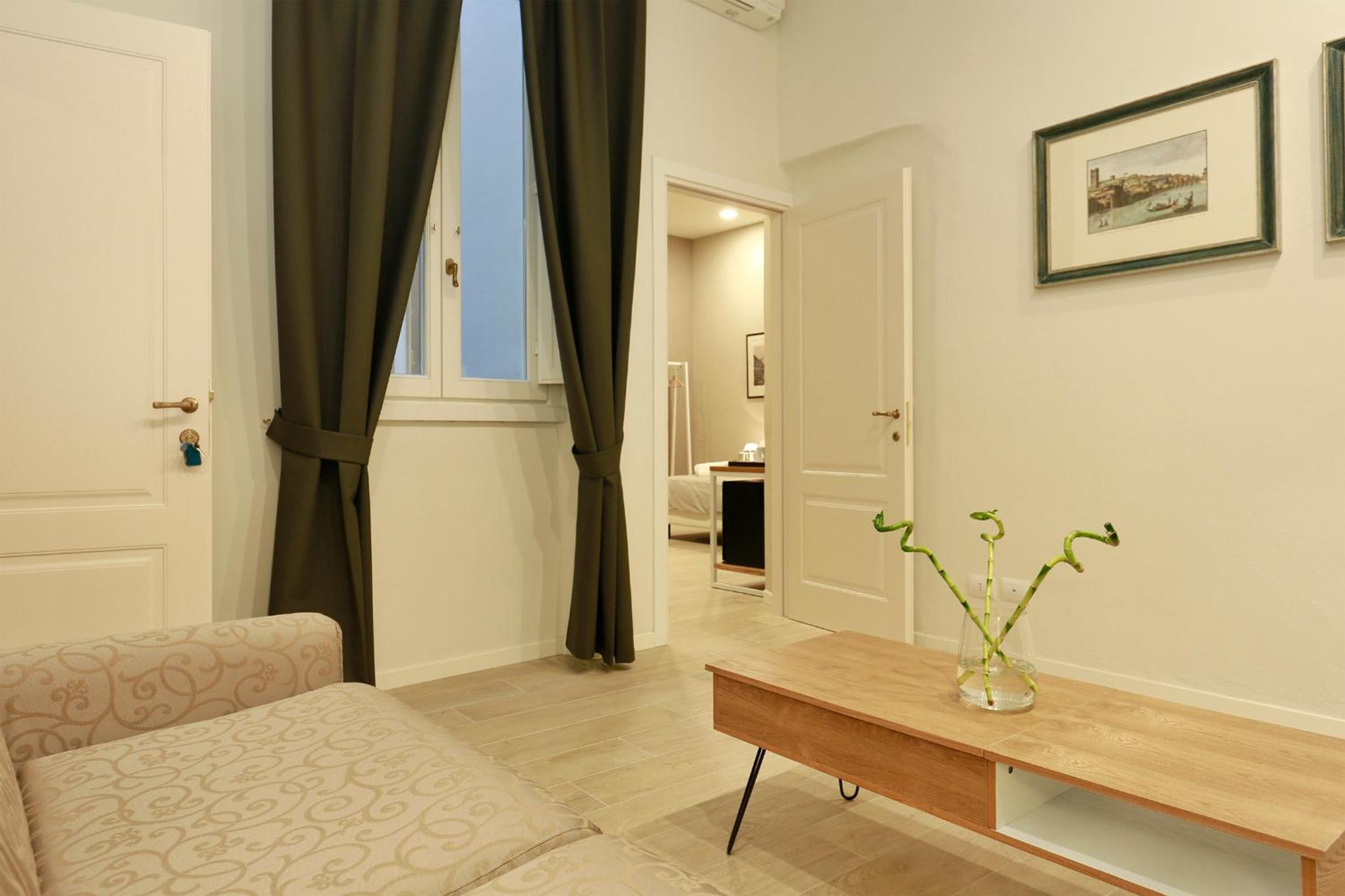 Family Room with Private Bathroom photo 3
