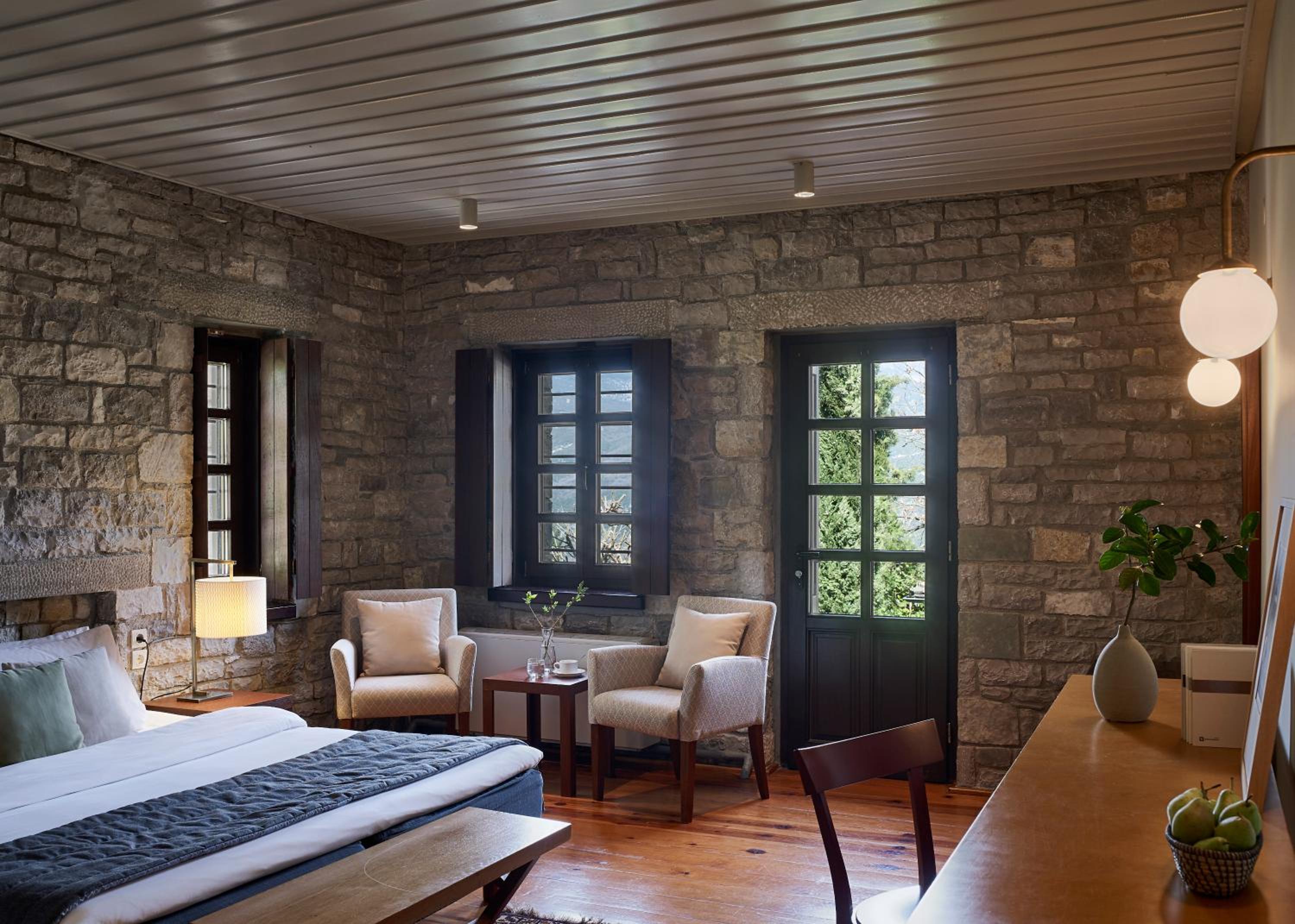 Double/Twin Room with Mountain View