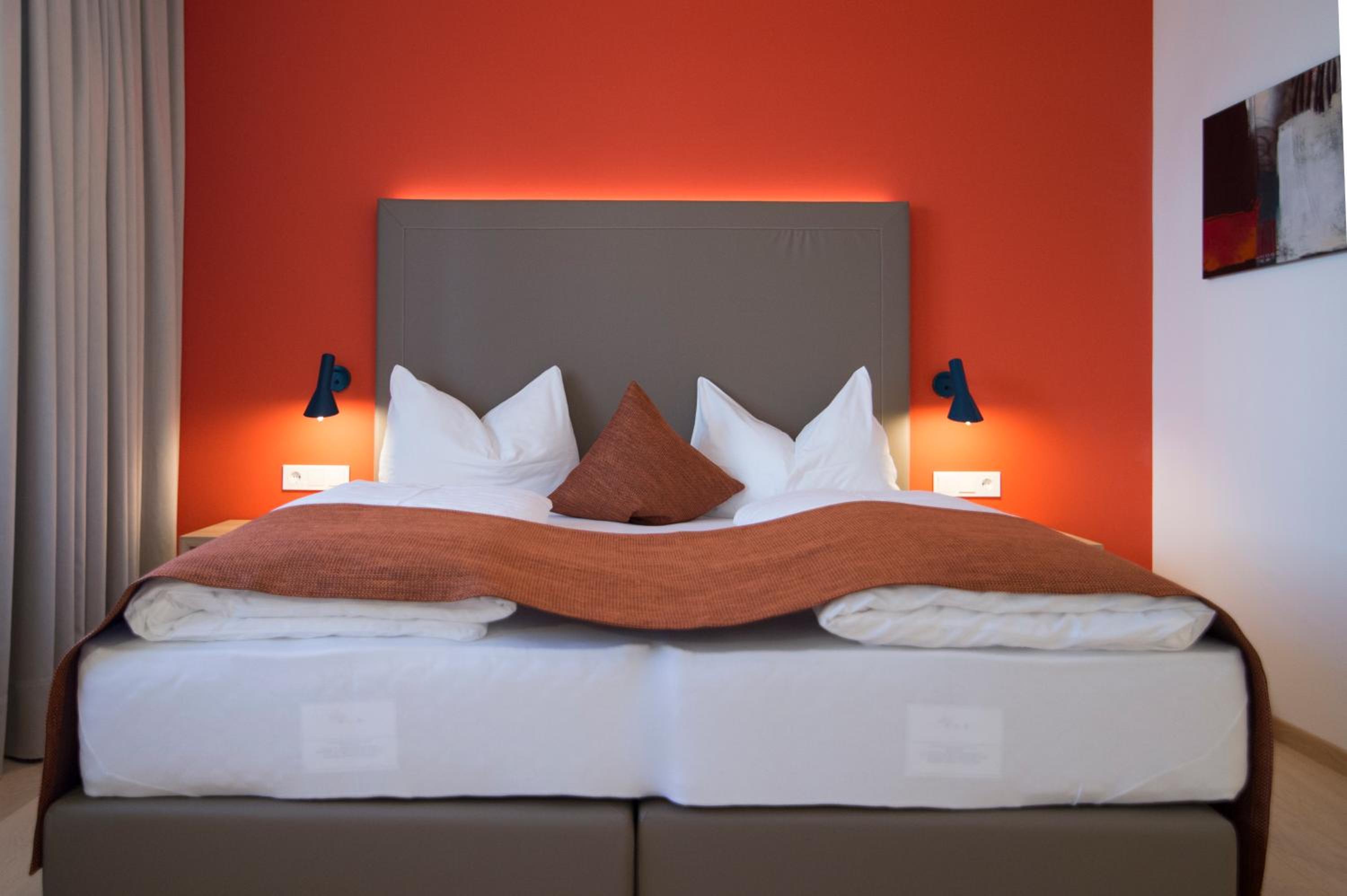 Double Room with Balcony - Photo 6