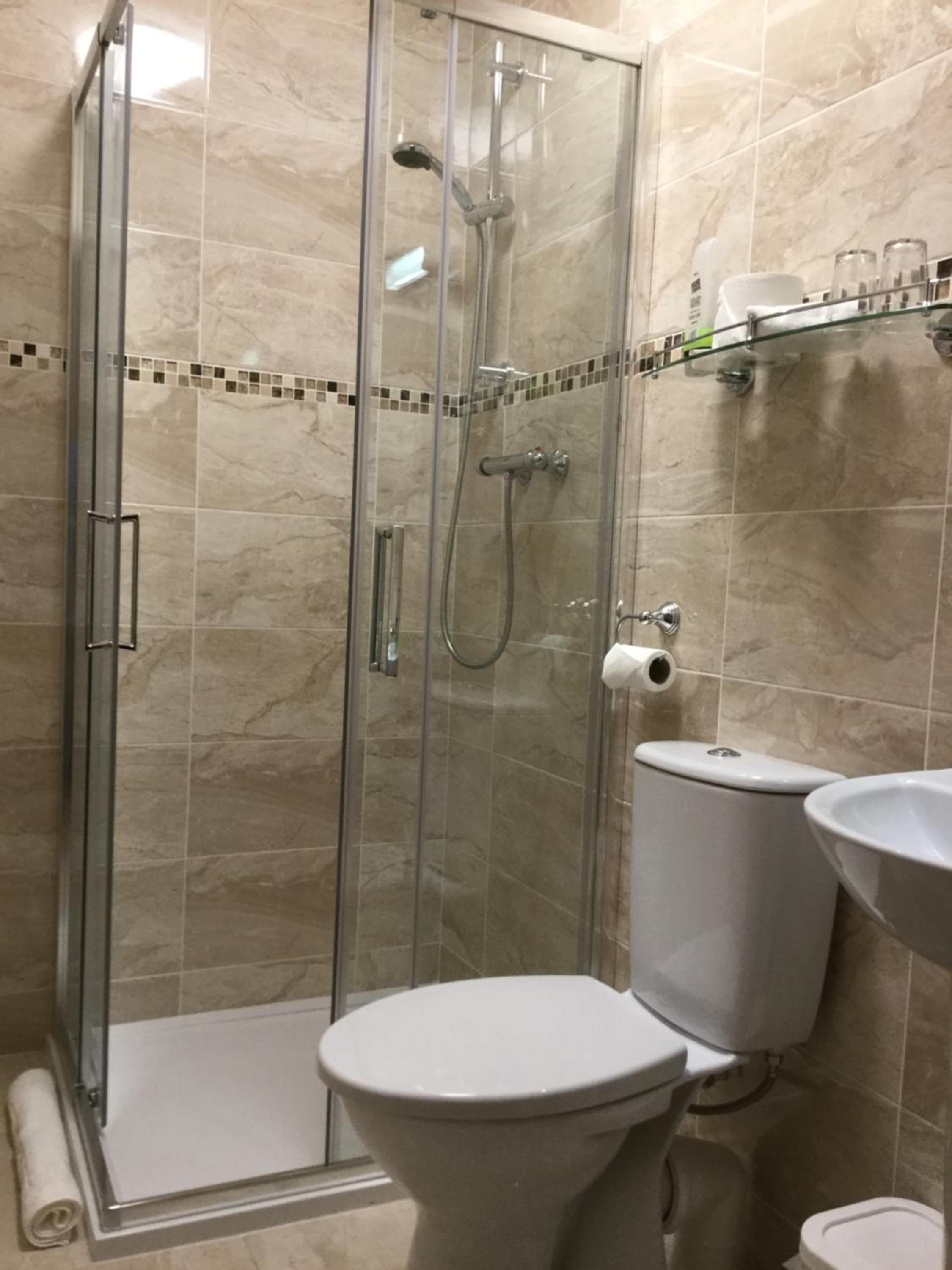 Double Room - Photo 9