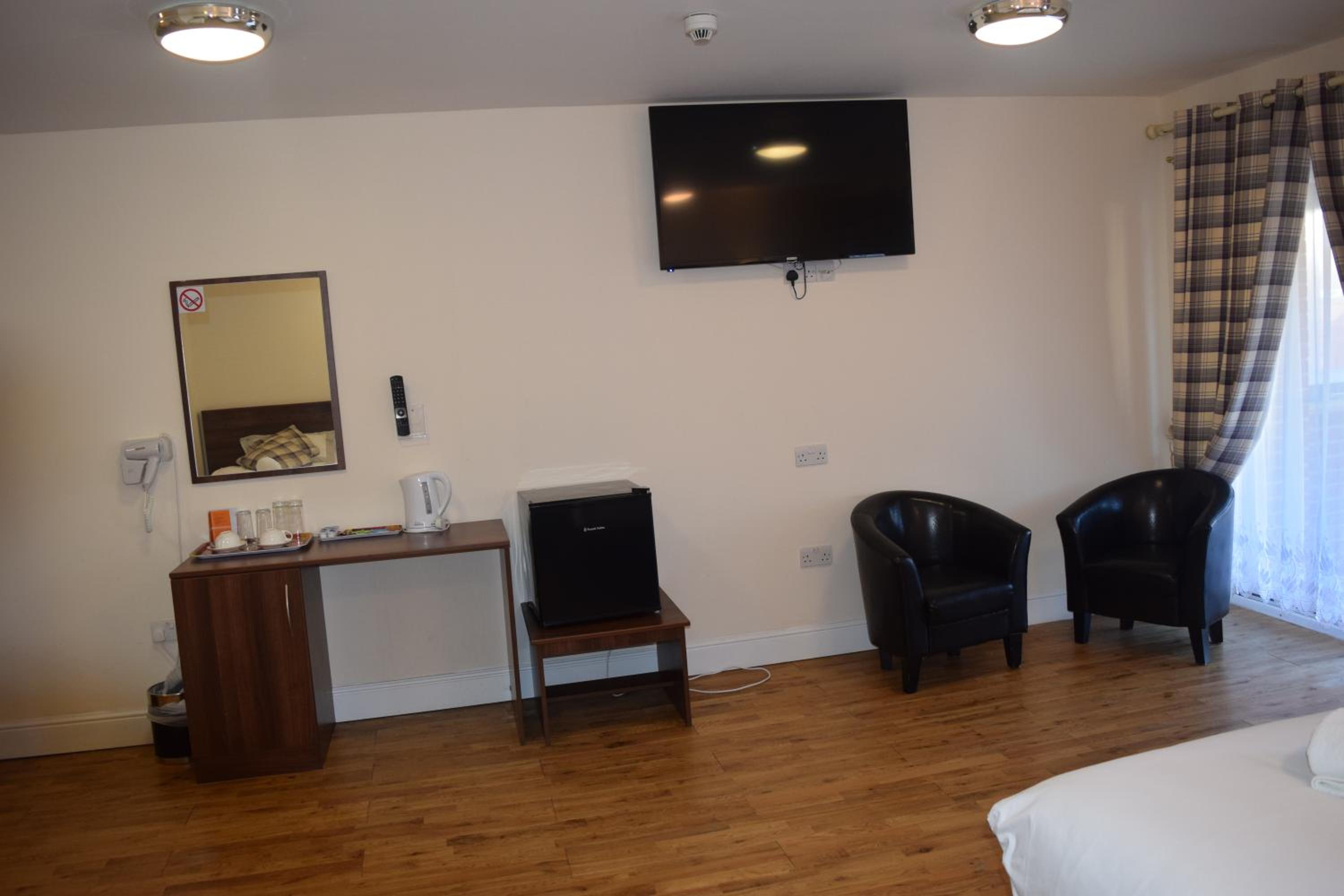 Family Room photo 3