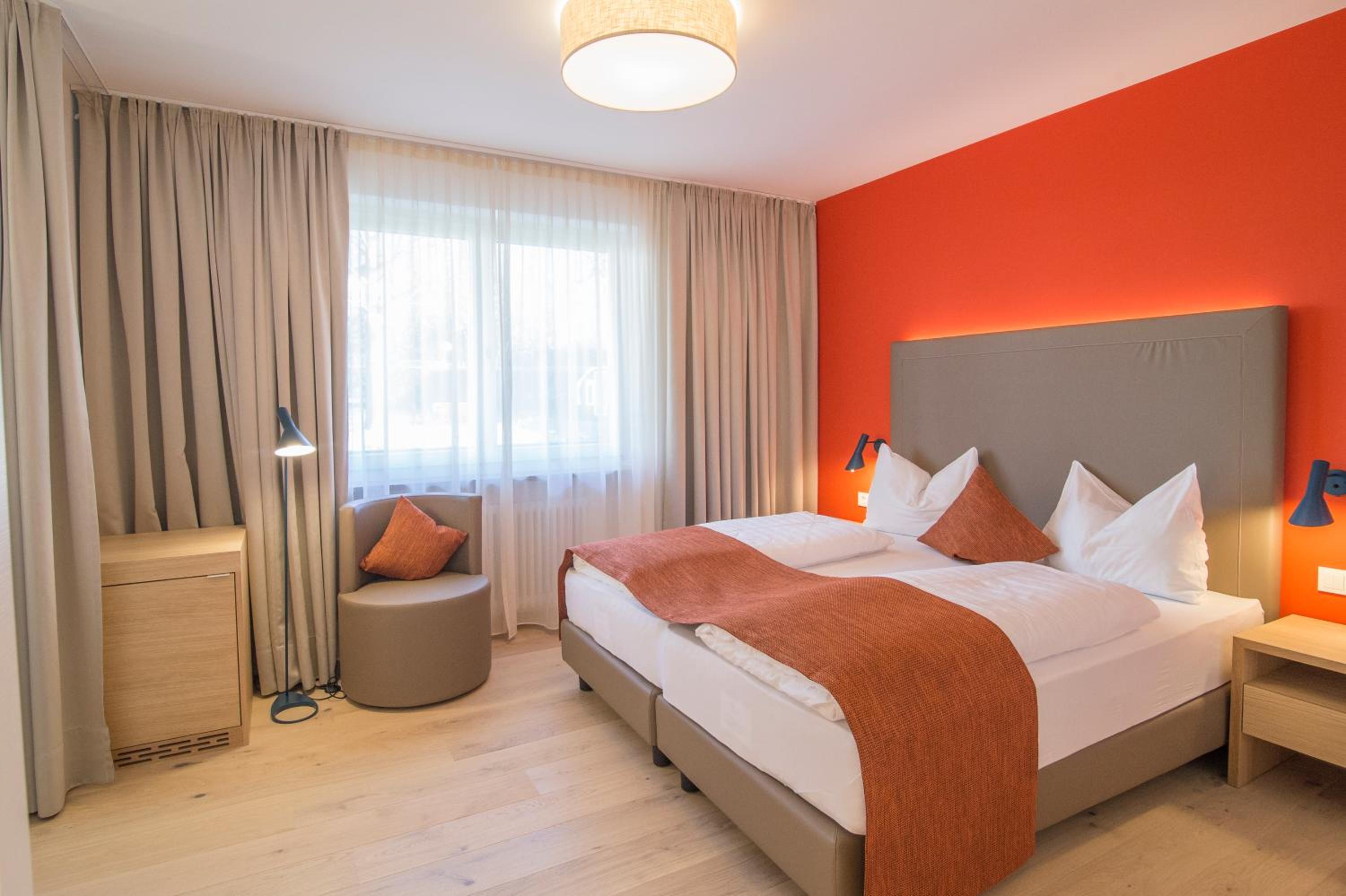 Double Room with Balcony - Photo 3